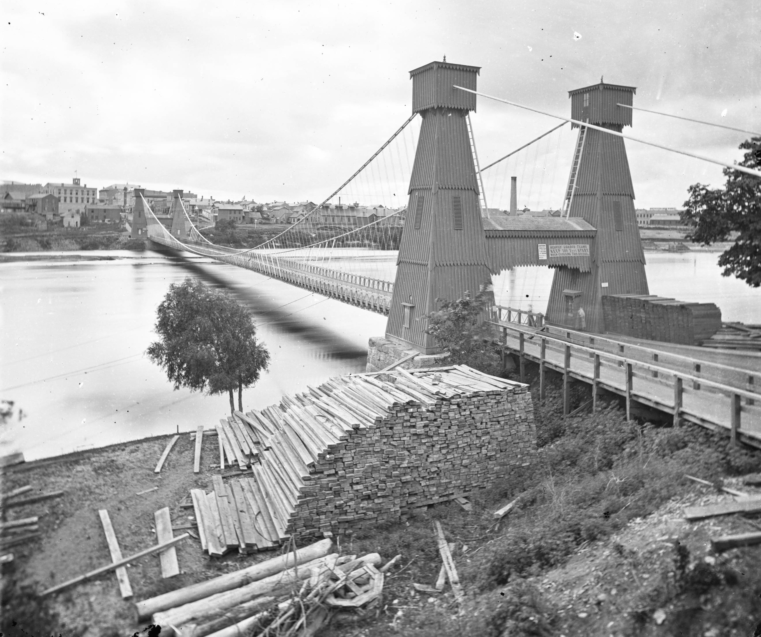 What was the first bridge built to cross the Mississippi River?