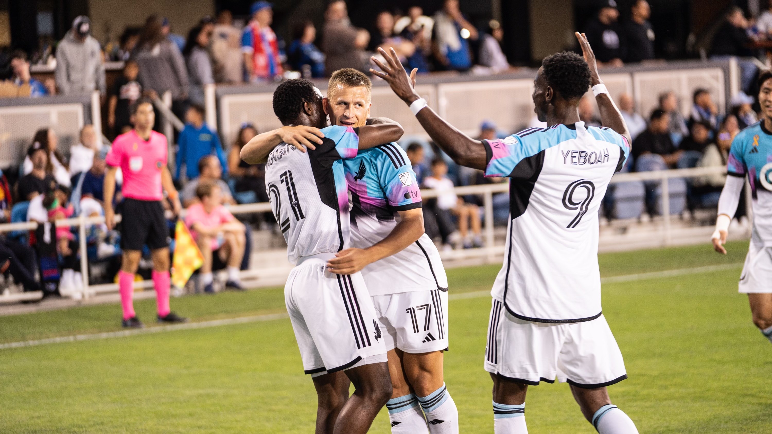 Minnesota United pulled off a rare home win, beating last-place Earthquakes 2-1.