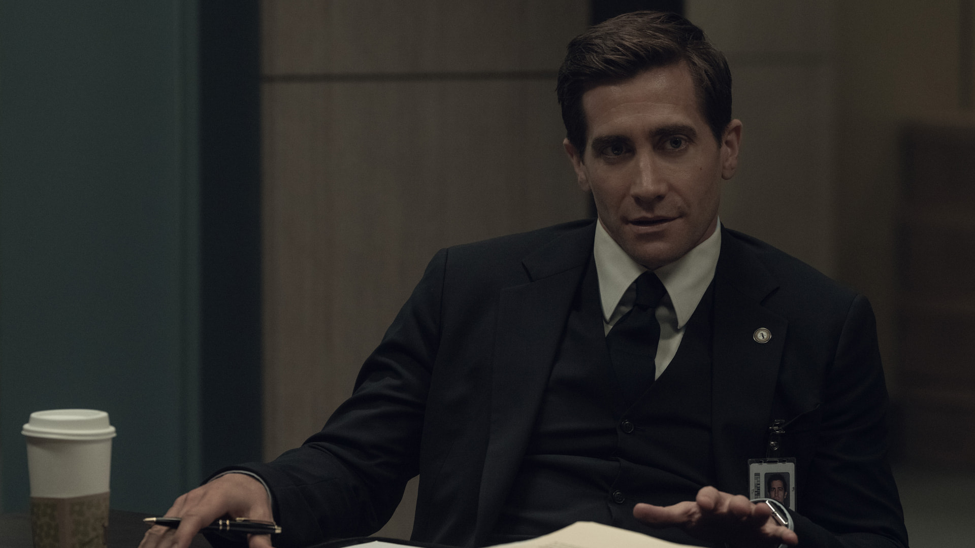 pensarcontemporaneo.com - A ótima série com Jake Gyllenhaal baseada em dos livros mais famosos de todos os tempos