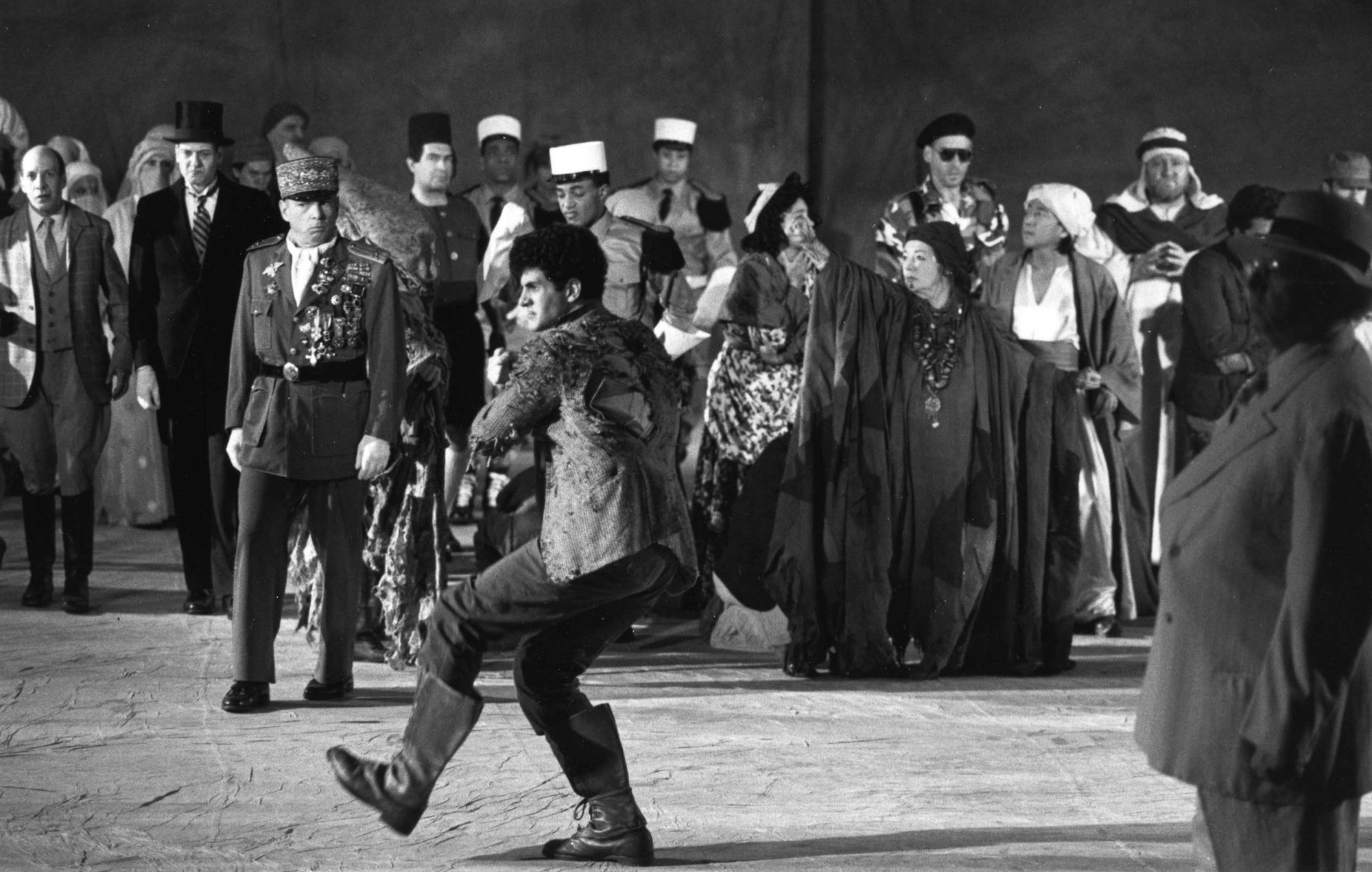 Nov. 4, 1989 Star Tribune review: 'Screens' is a visionary tale of