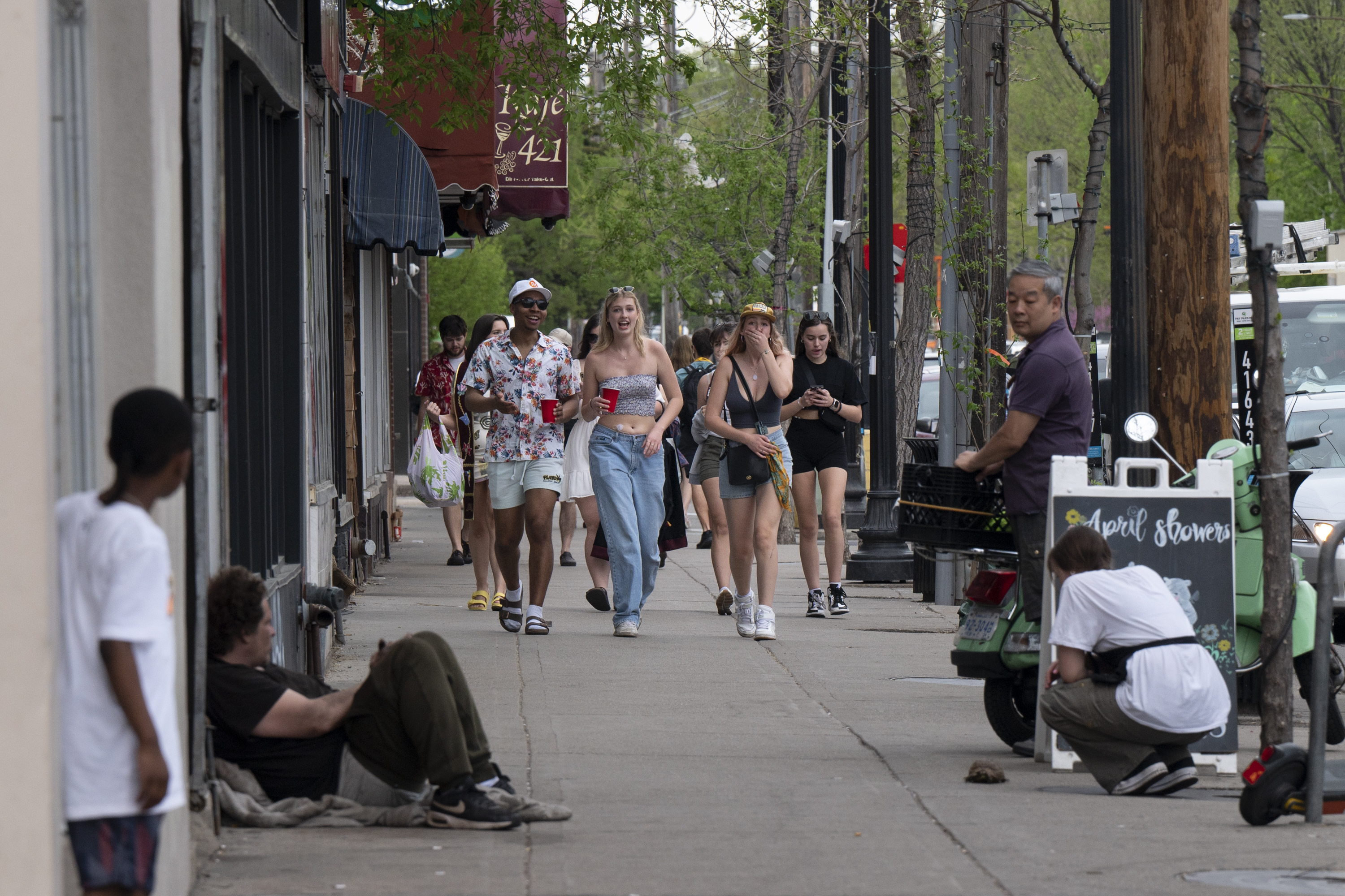 Brawl inside Dinkytown tobacco shop led to shooting that killed 2, injured  clerk