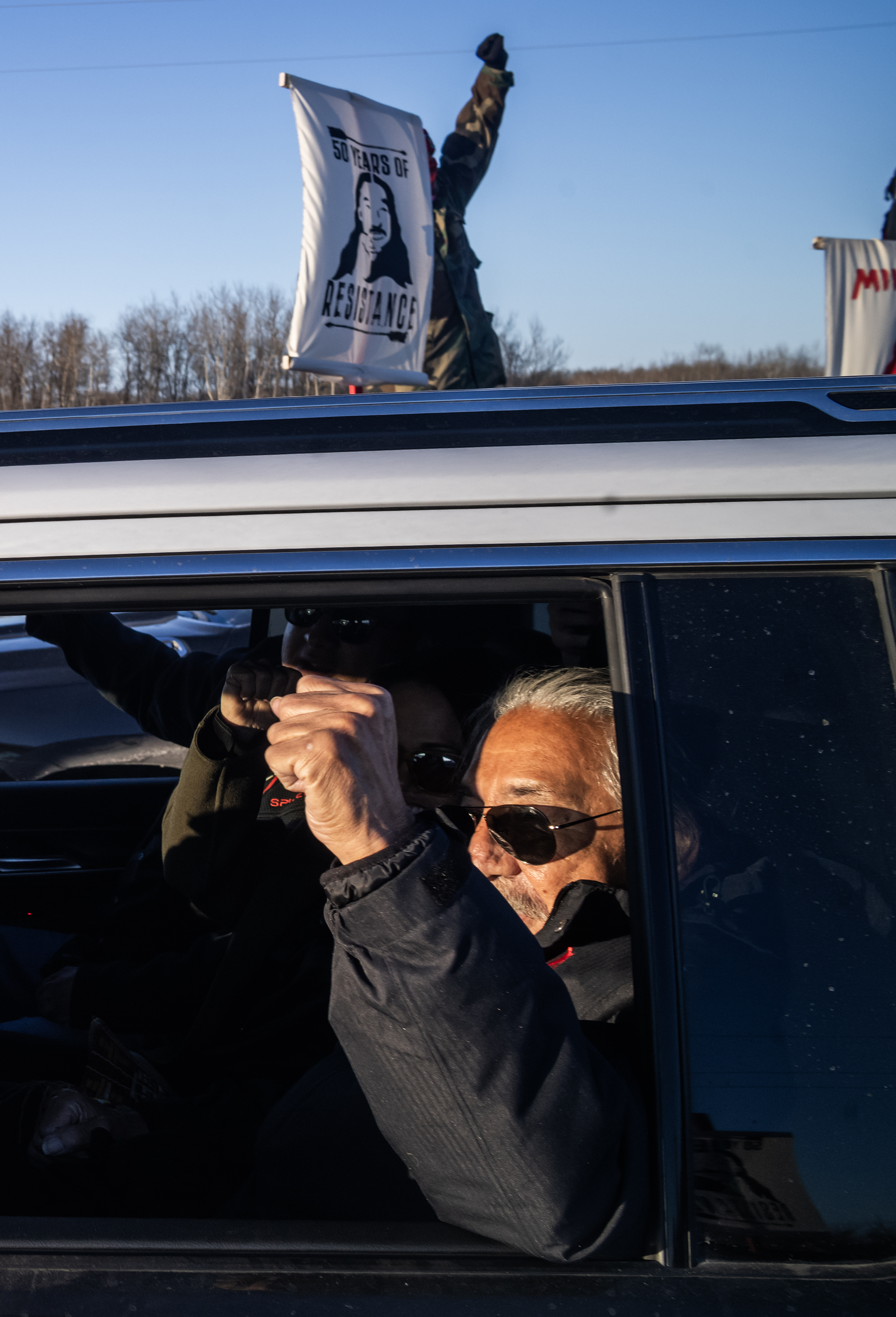 An ailing Leonard Peltier returns home to N.D. with fanfare