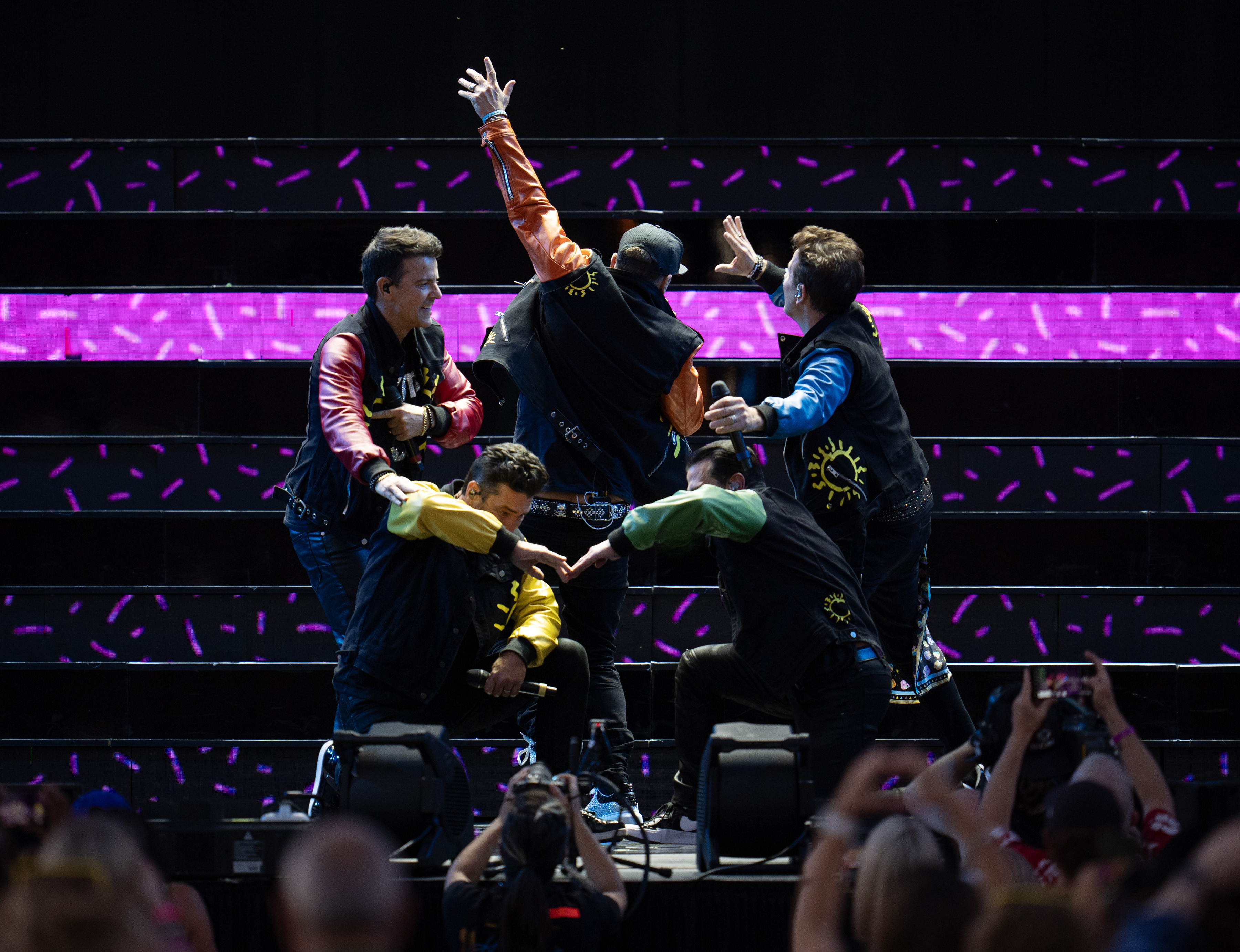 ・Playing children・Ｂ＆Ｇ. ・ Review: New Kids on the Block triumph with the right old stuff at