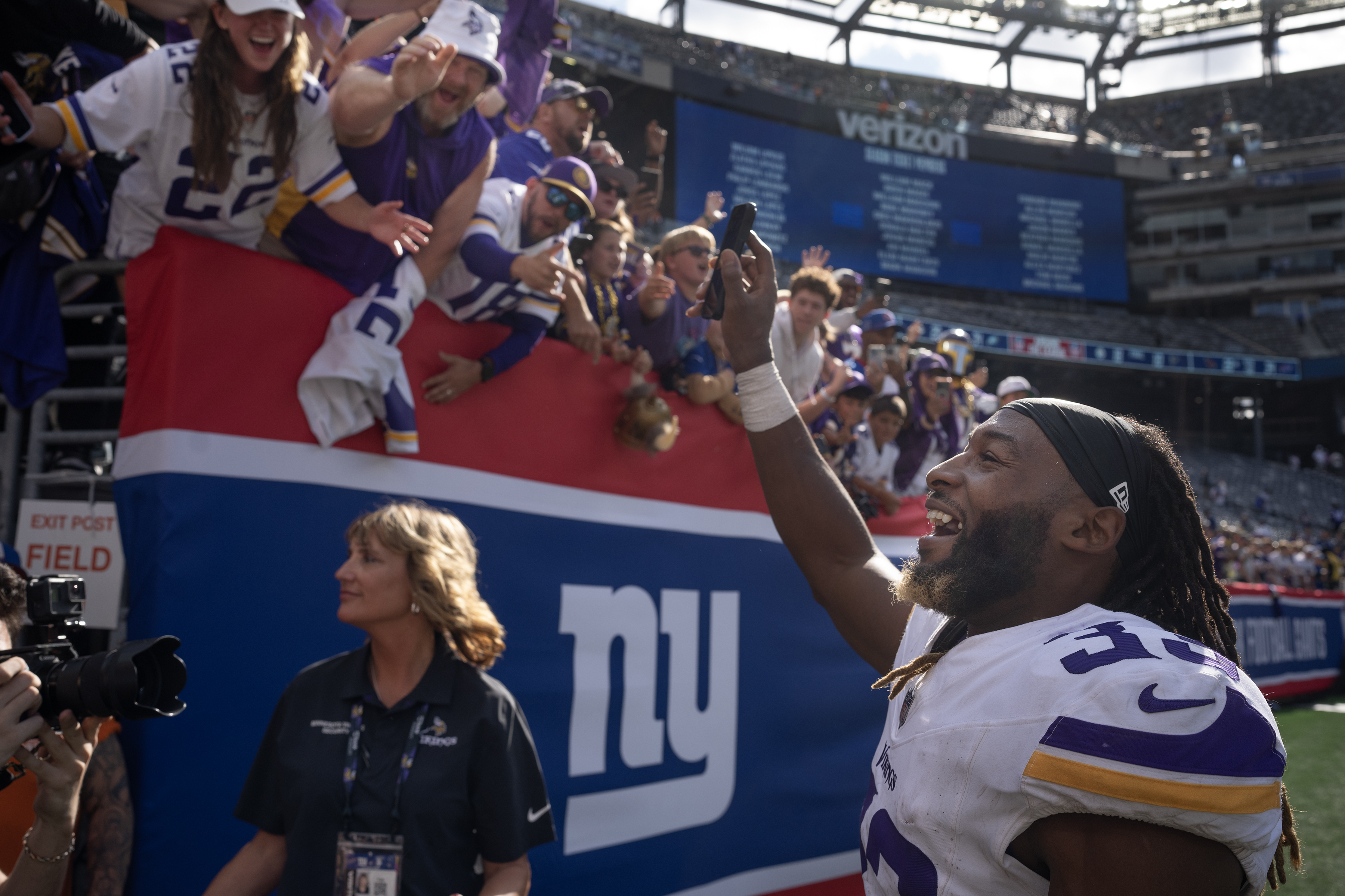 Vikings’ new pieces fit together just right in 28-6 season-opening victory over Giants