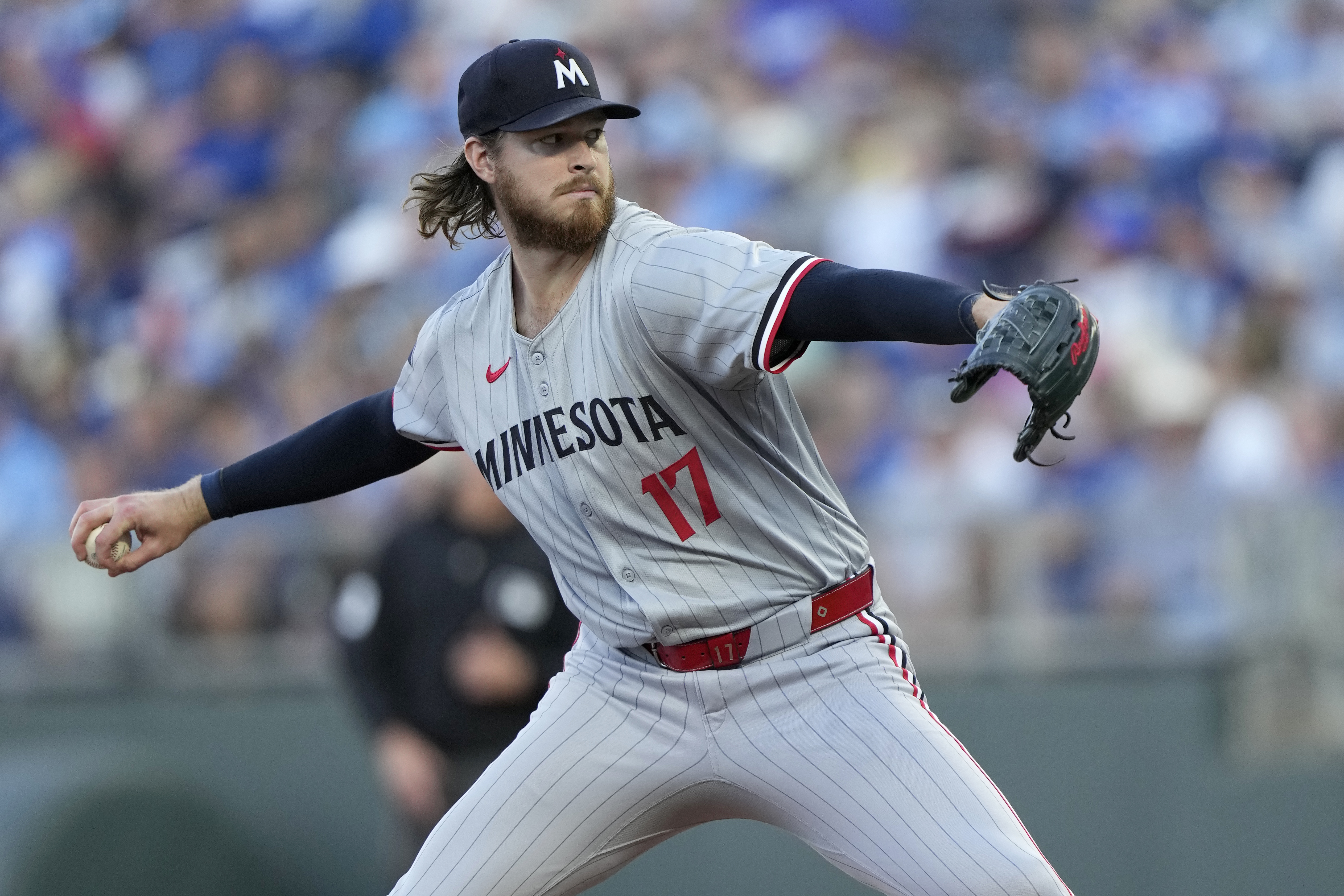 Twins lose to Royals 4-2 as pitching decision backfires