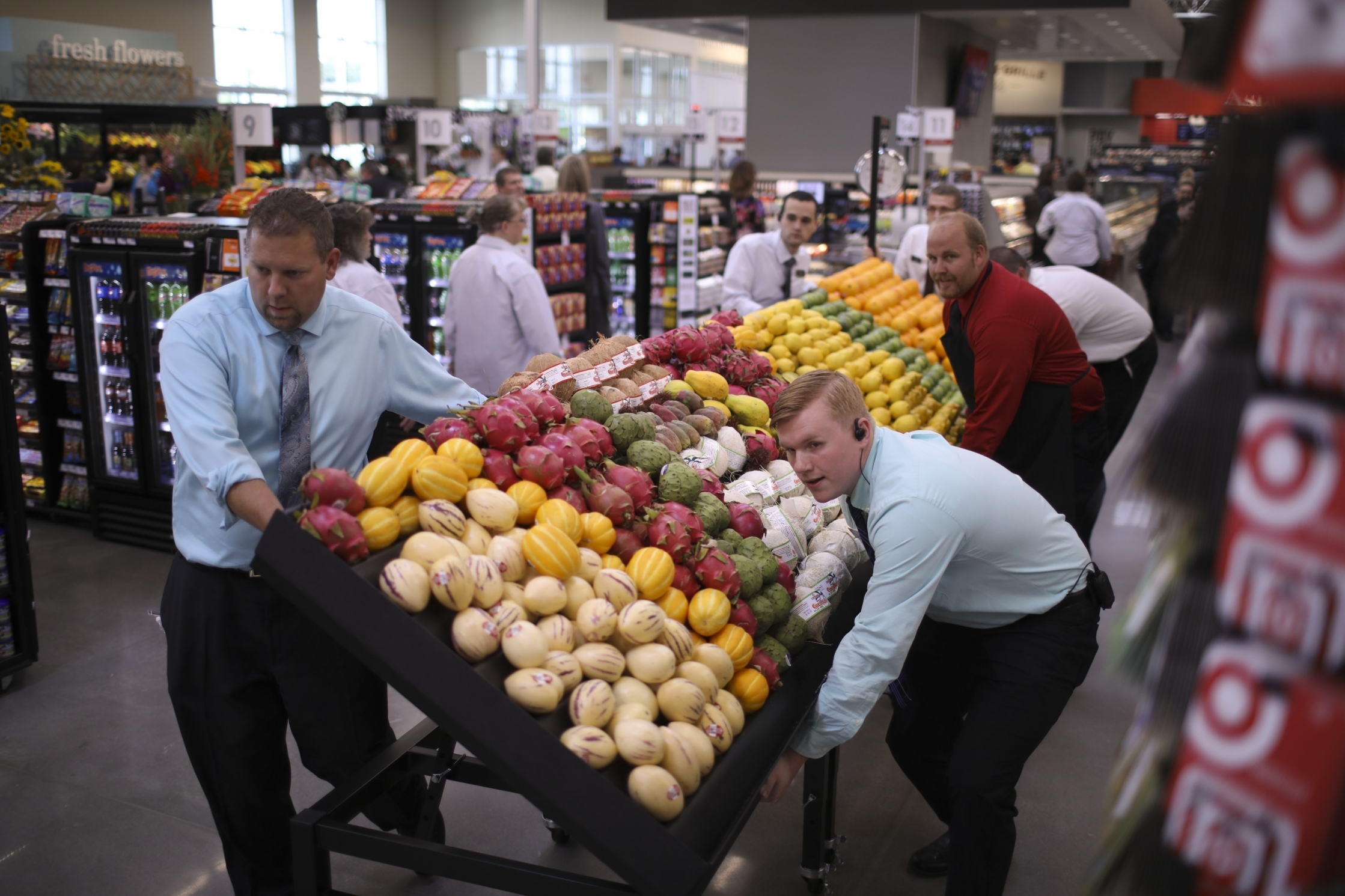Twin Cities' seventh HyVee store opens in Cottage Grove on Tuesday