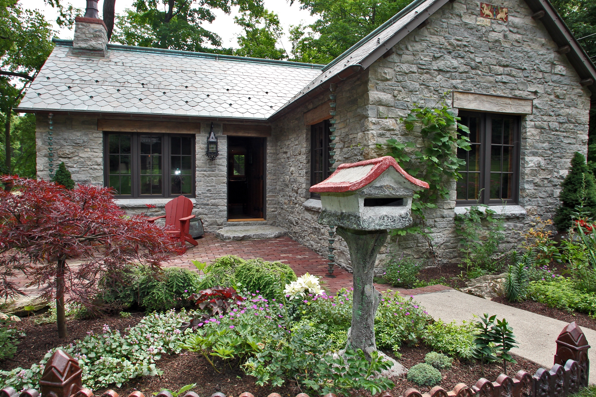 Honed in stone, image size:2040x1360