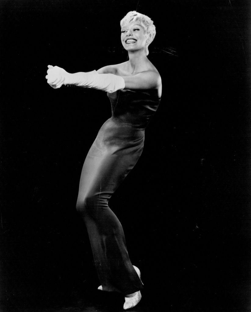 Effervescent 'Hello, Dolly!' icon Carol Channing mourned, image size:823x1024