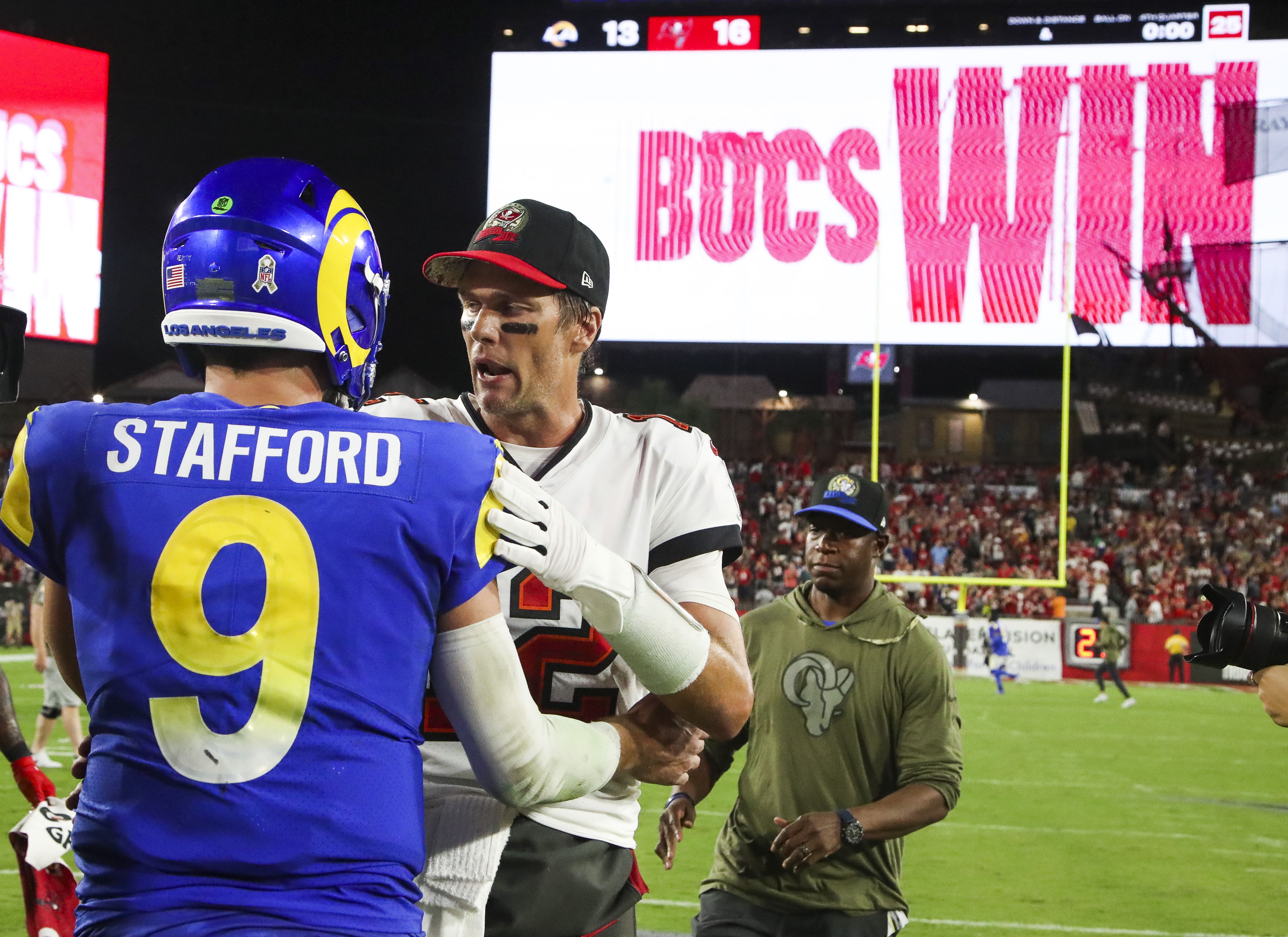 Tom Brady leads Bucs over Rams with late touchdown pass to Cade Otton