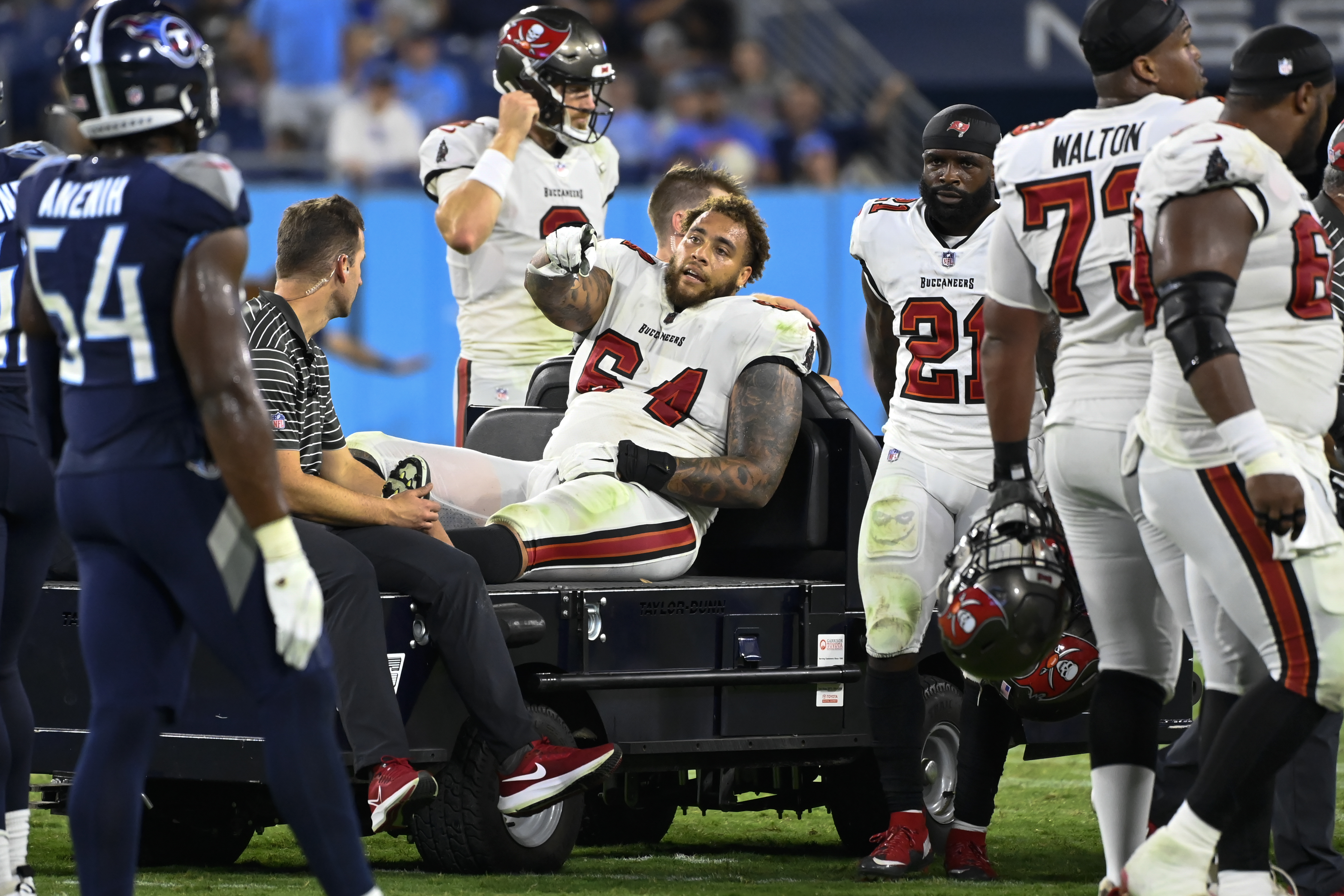 Malik Willis throws 1st NFL TD pass, Titans beat Tampa Bay Bucs 13-3