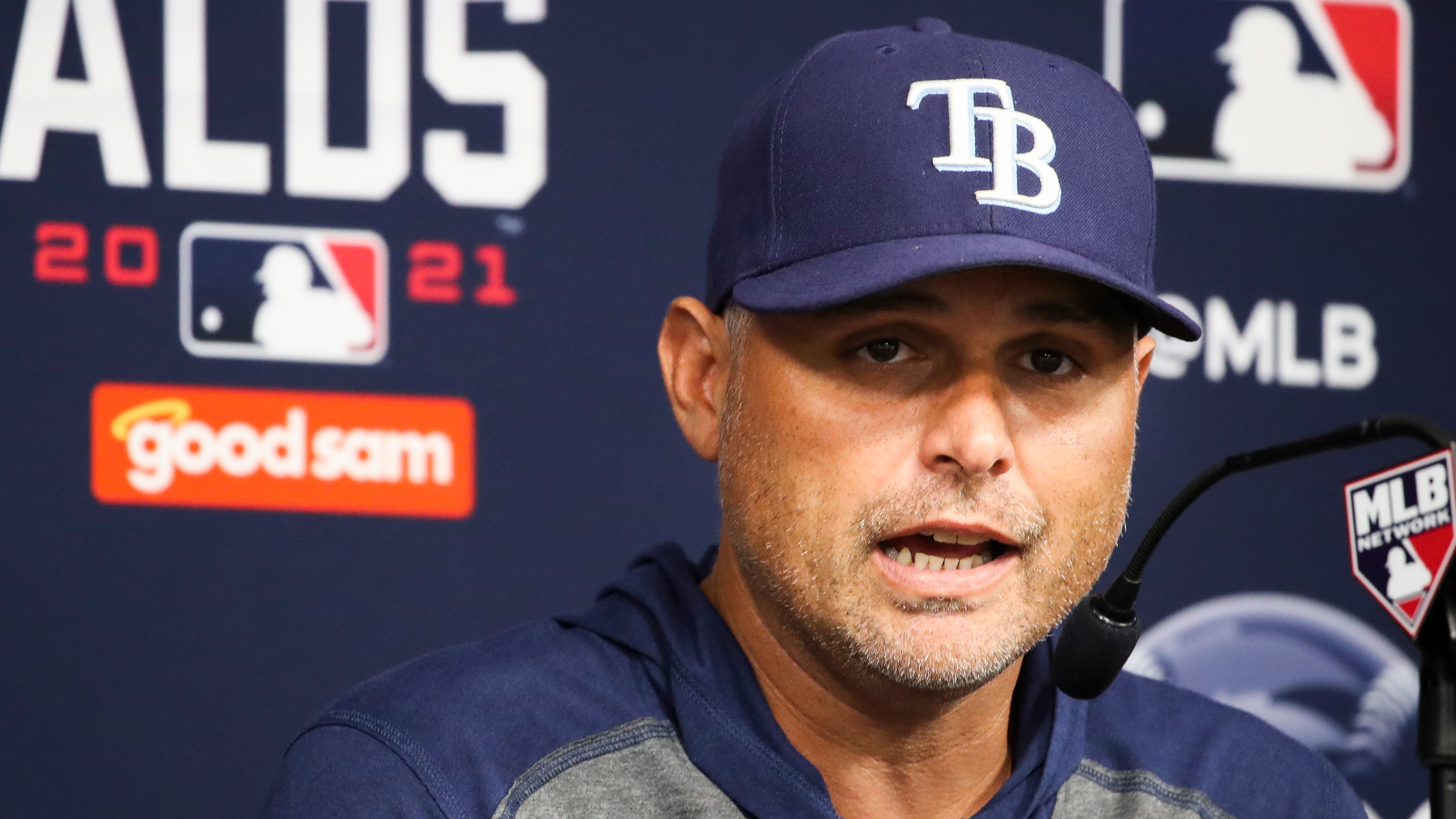 Rays' Cash, Giants' Kapler named MLB's managers of the year after