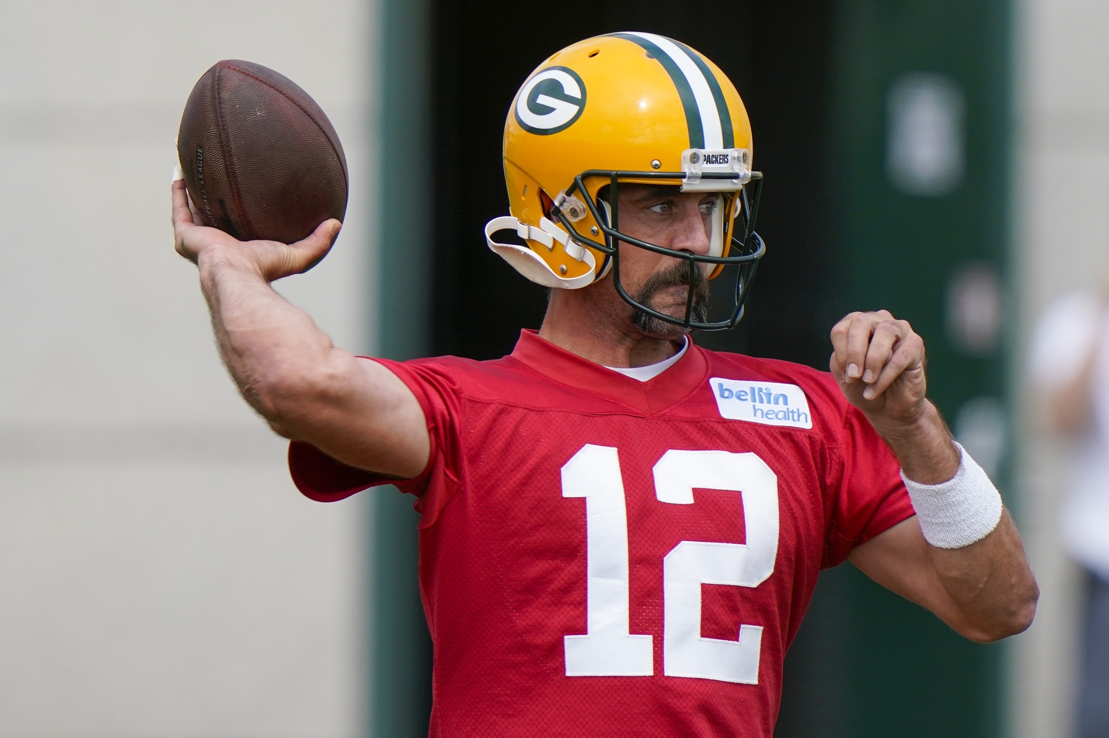 Aaron Rodgers arrives in Green Bay for start of training camp