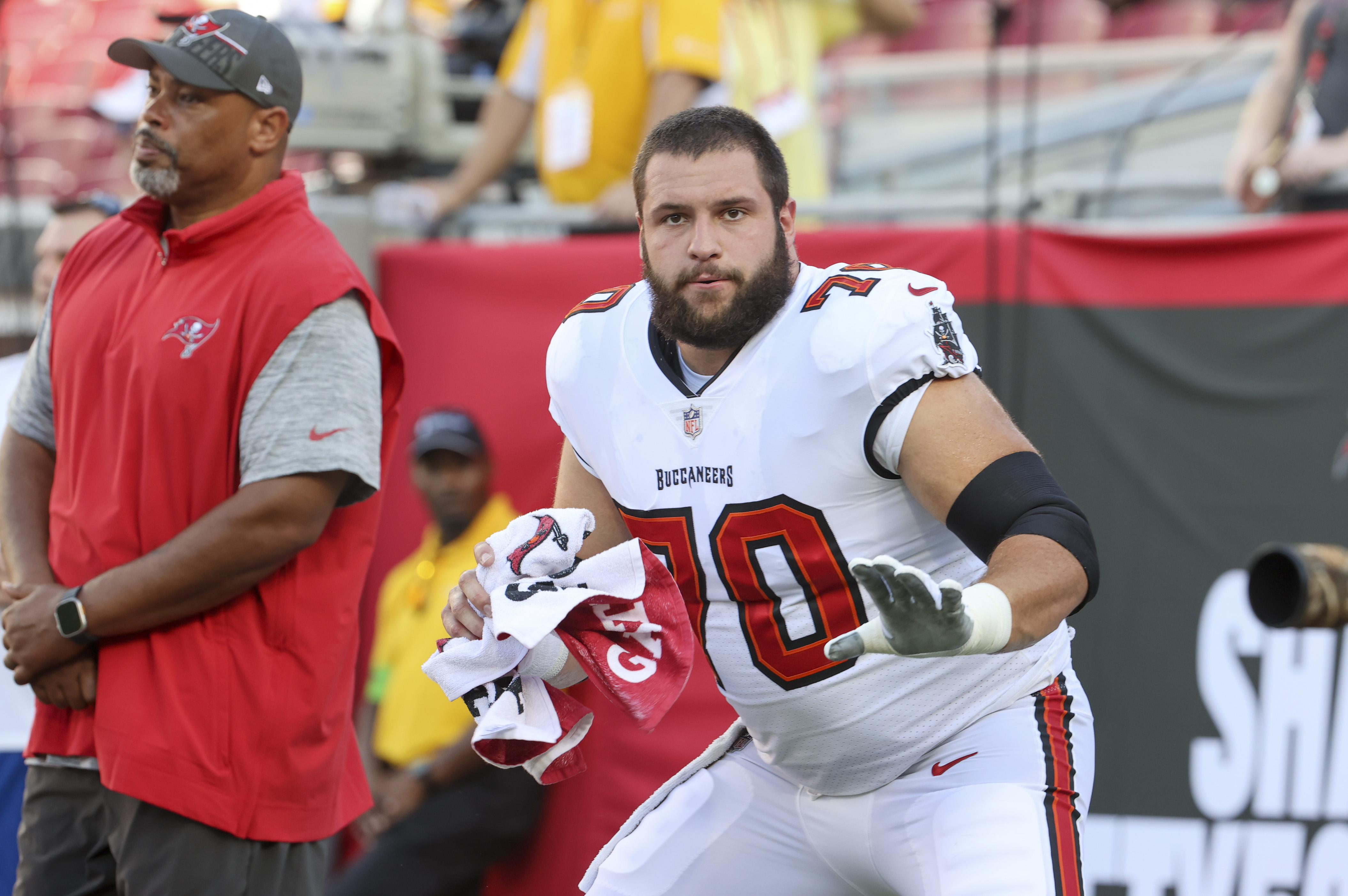 WATCH: Ke'Shawn Vaughn TD gives Bucs lead vs. Colts