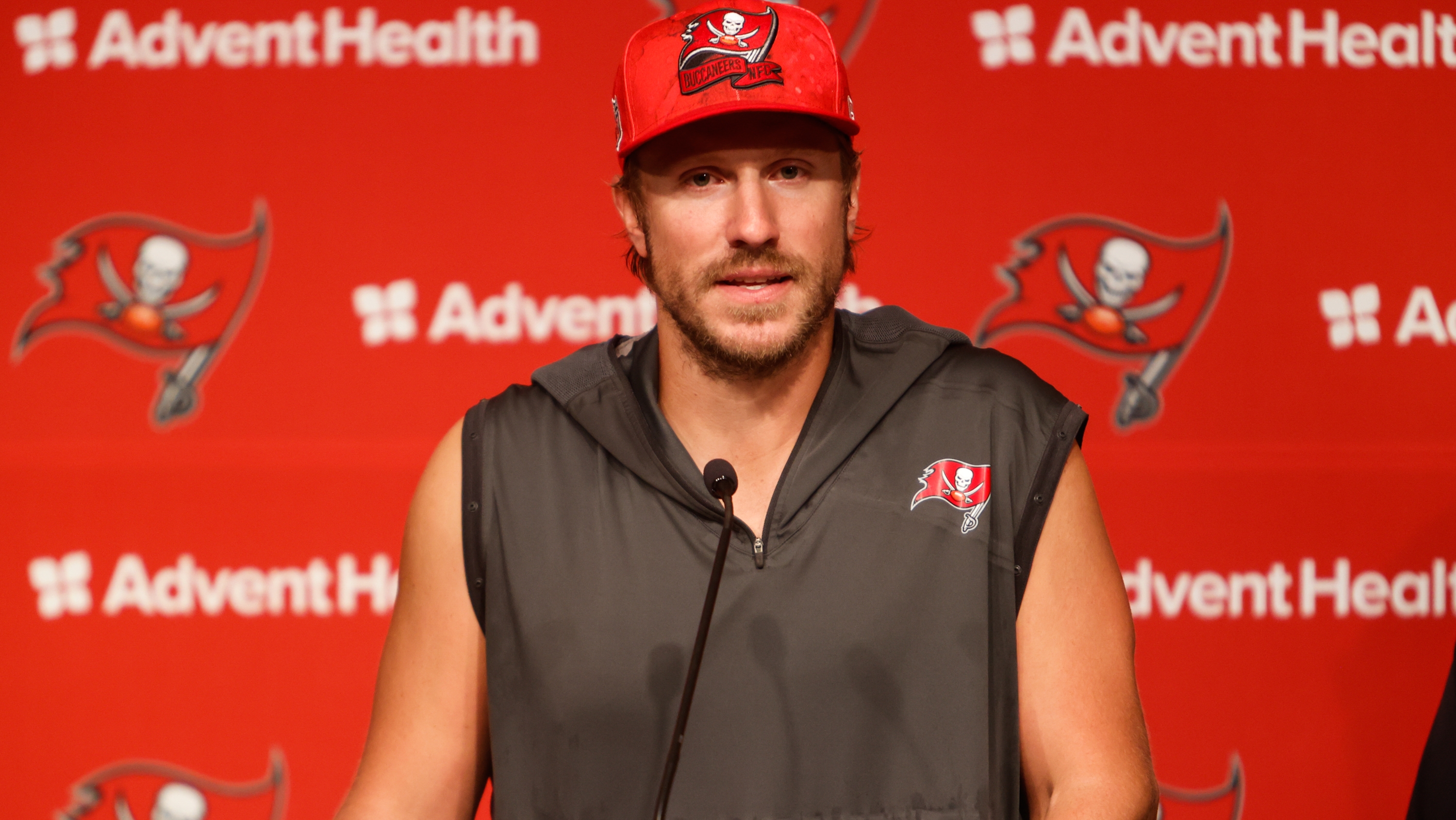 Tampa Bay Bucs QB Blaine Gabbert helps rescue 4 in helicopter crash, police  say