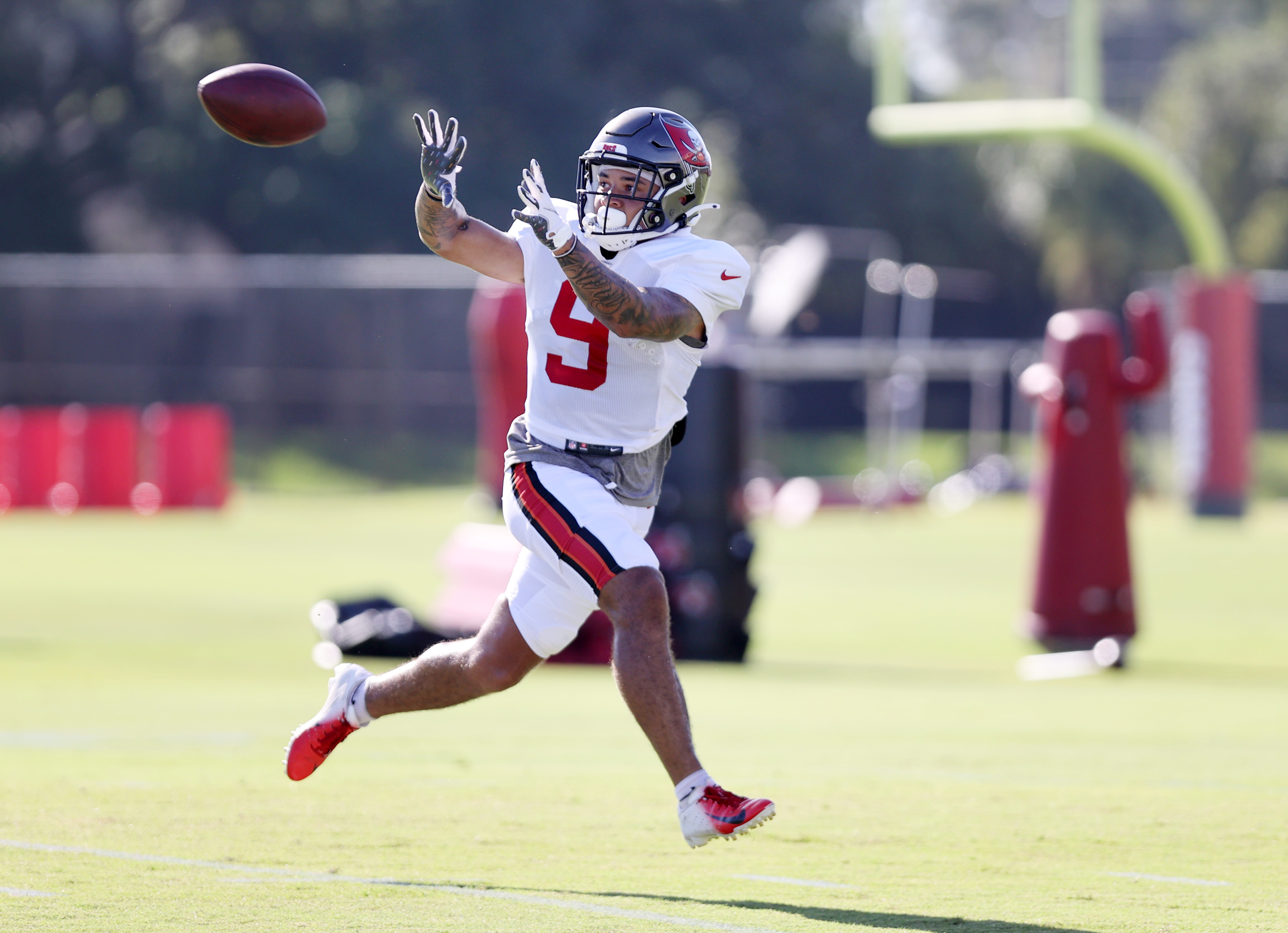 Bucs Video: Trask hits deep ball to Kaylon Geiger in practice