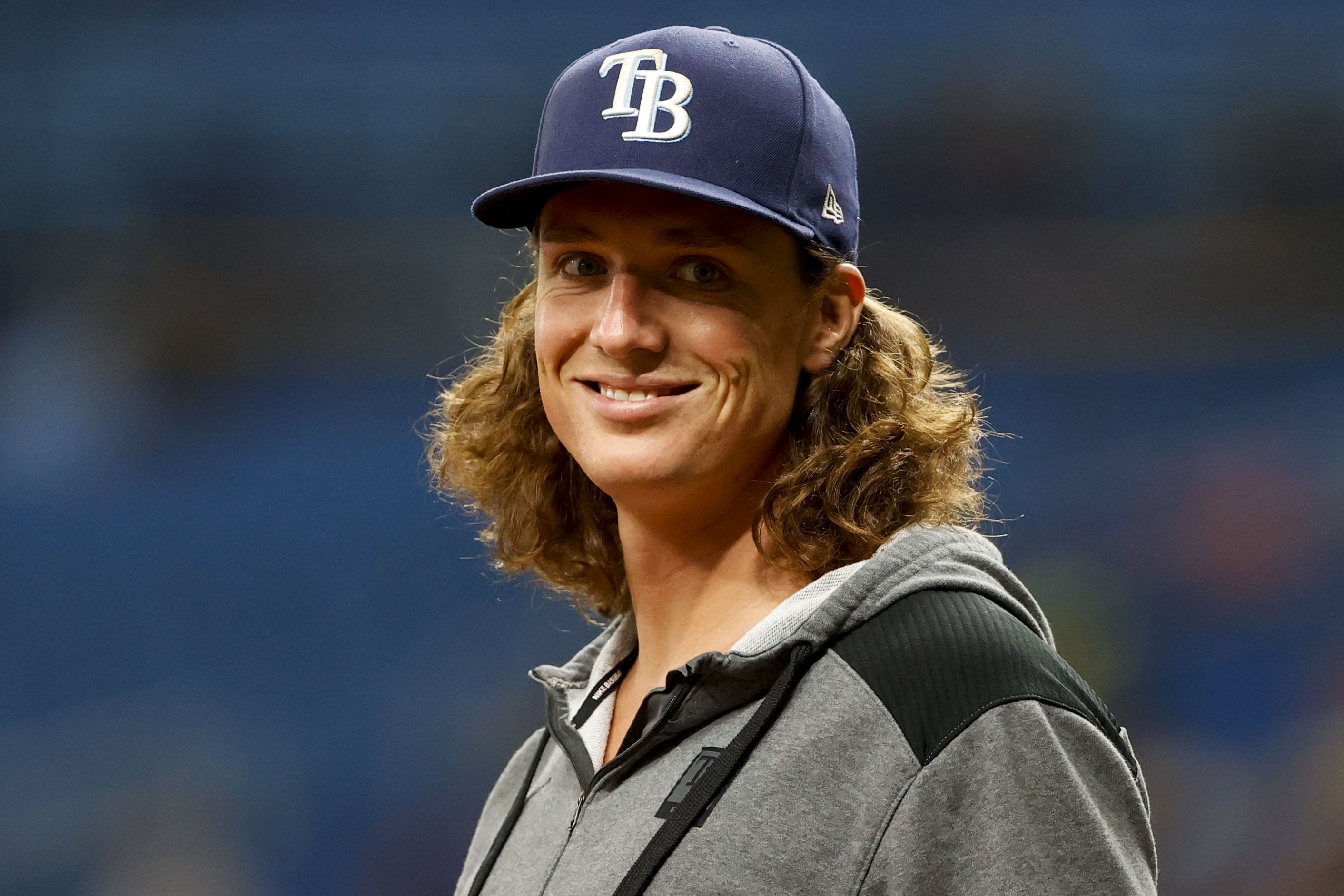 St. Petersburg, FL. USA; Tampa Bay Rays starting pitcher Tyler Glasnow  (20), who had season ending surgery, poses with his parents after a major  leag Stock Photo - Alamy