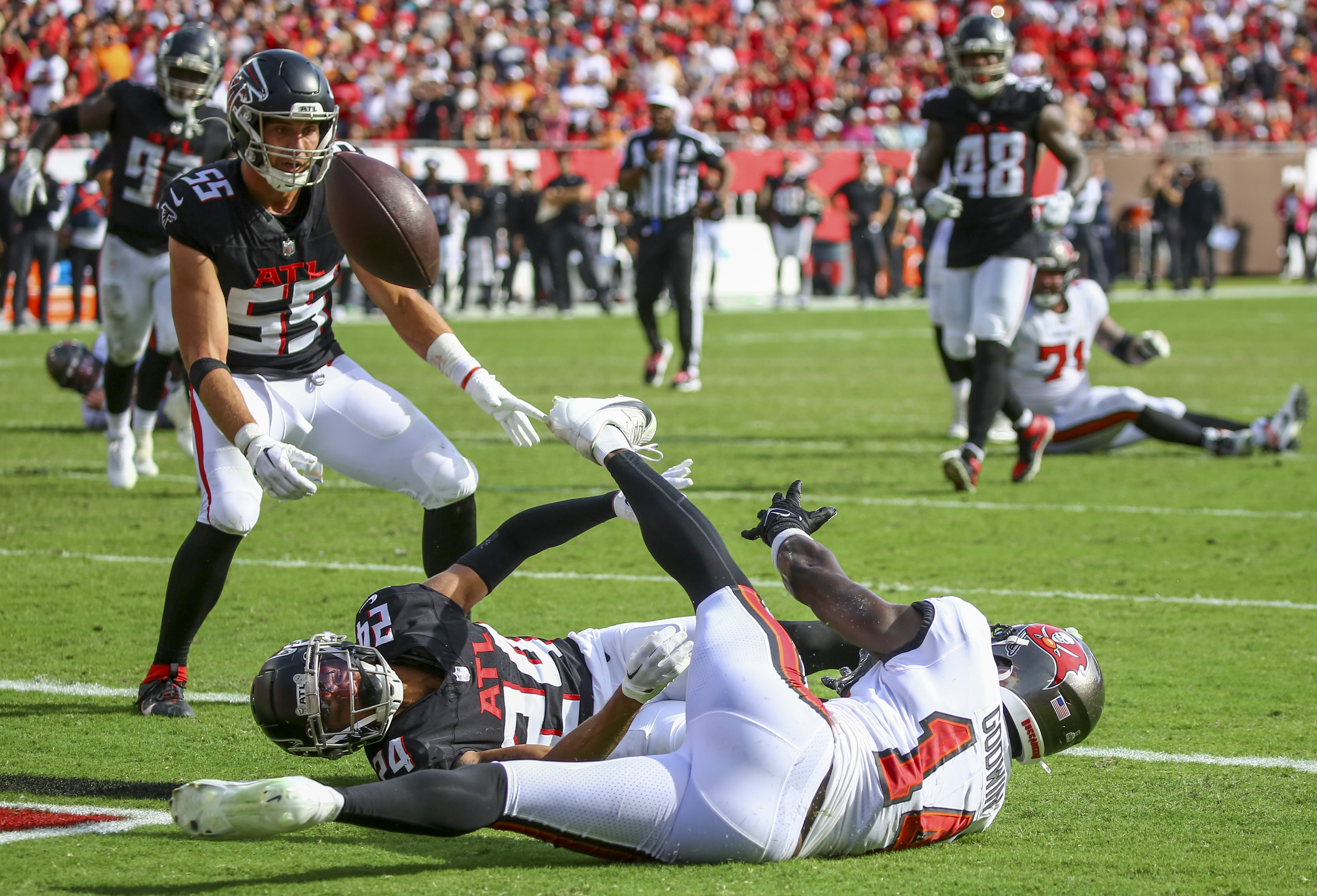 Falcons overcome turnovers, beat Bucs on field goal as time expires