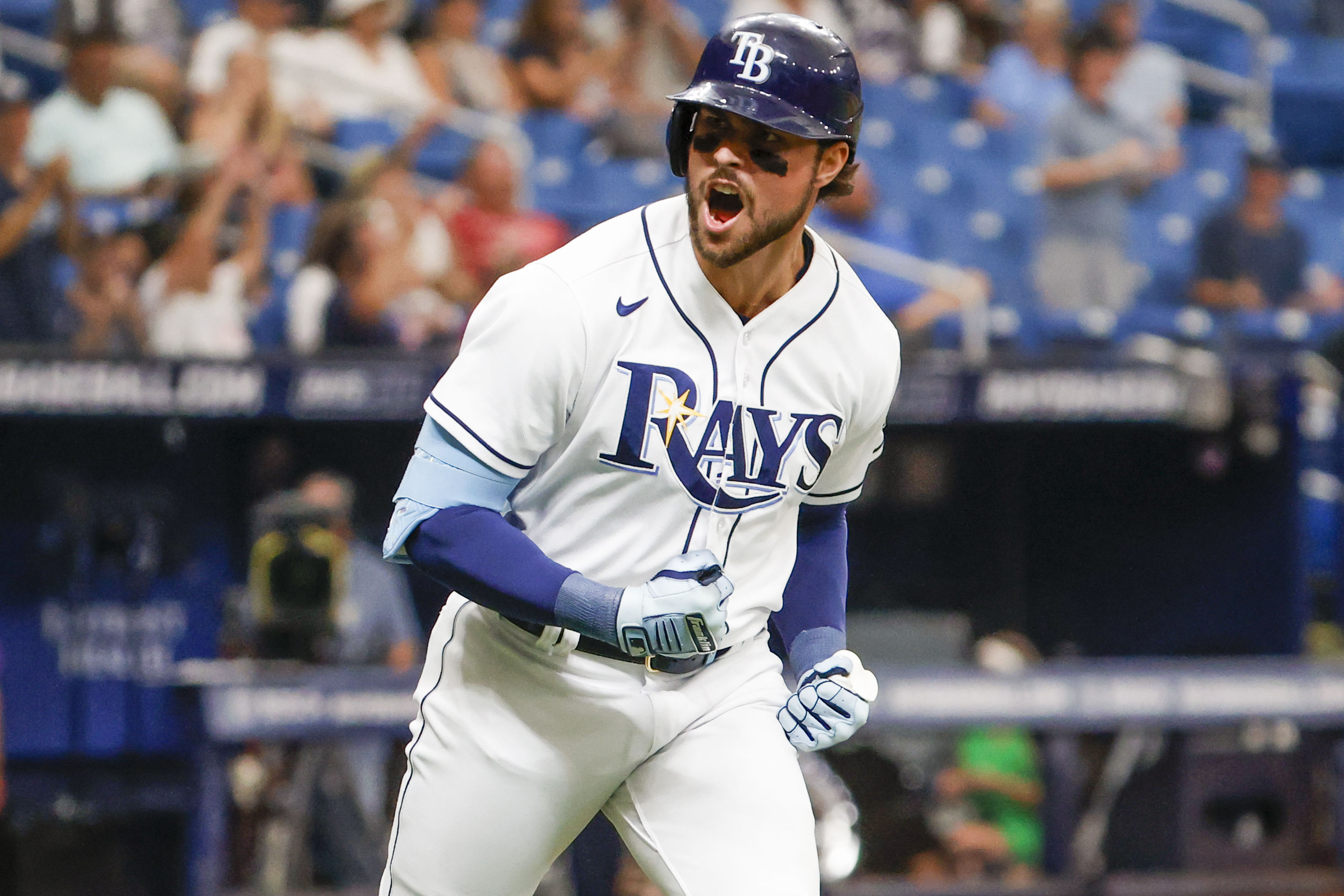 Rays' Ramirez delivers winning hit in 10th to beat Bucs 4-3
