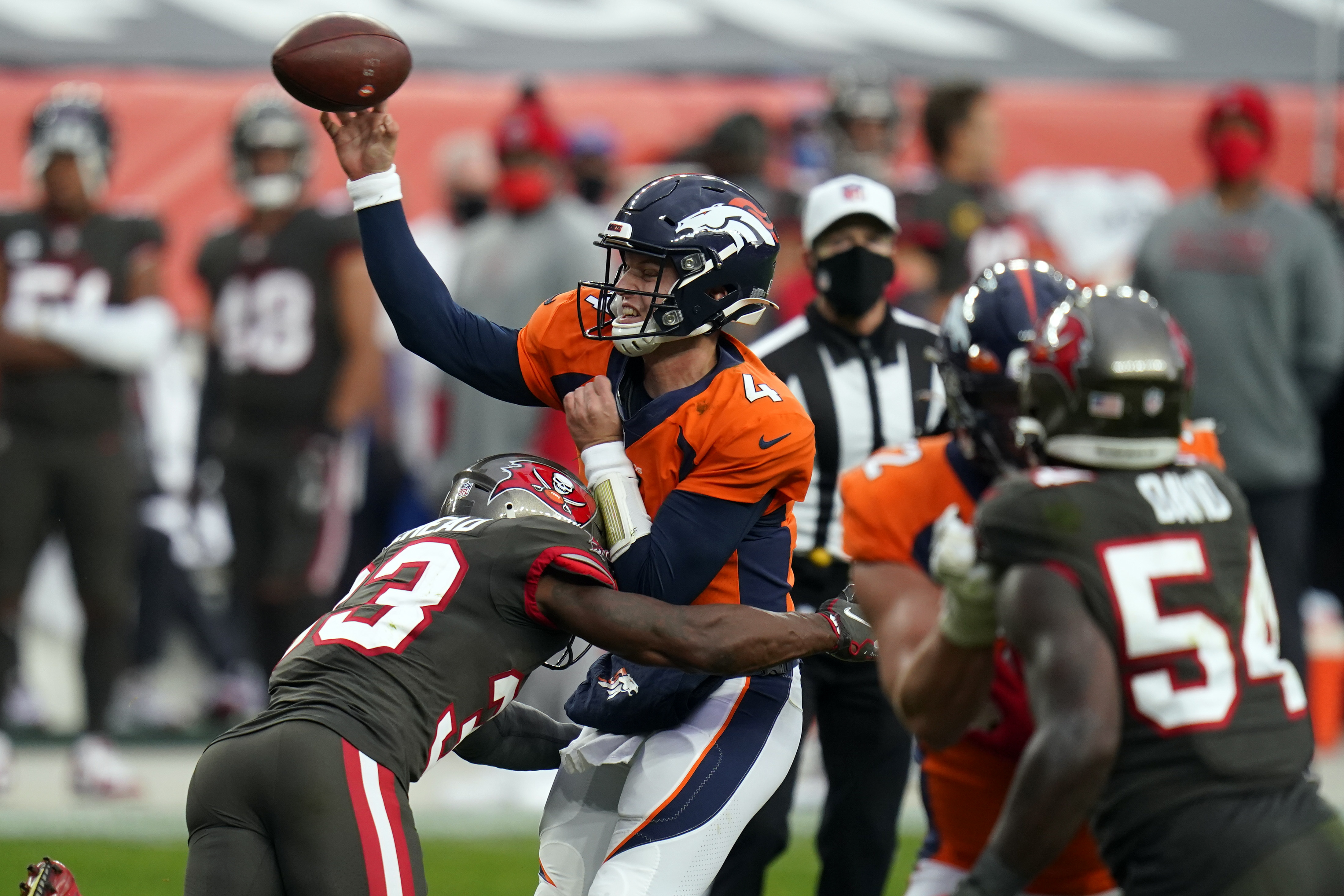 Tampa Bay Buccaneers tight end Rob Gronkowski (87) runs against the Denver  Broncos during an NFL football game, Sunday, Sept. 27, 2020, in Denver. (AP  Photo/Jack Dempsey Stock Photo - Alamy