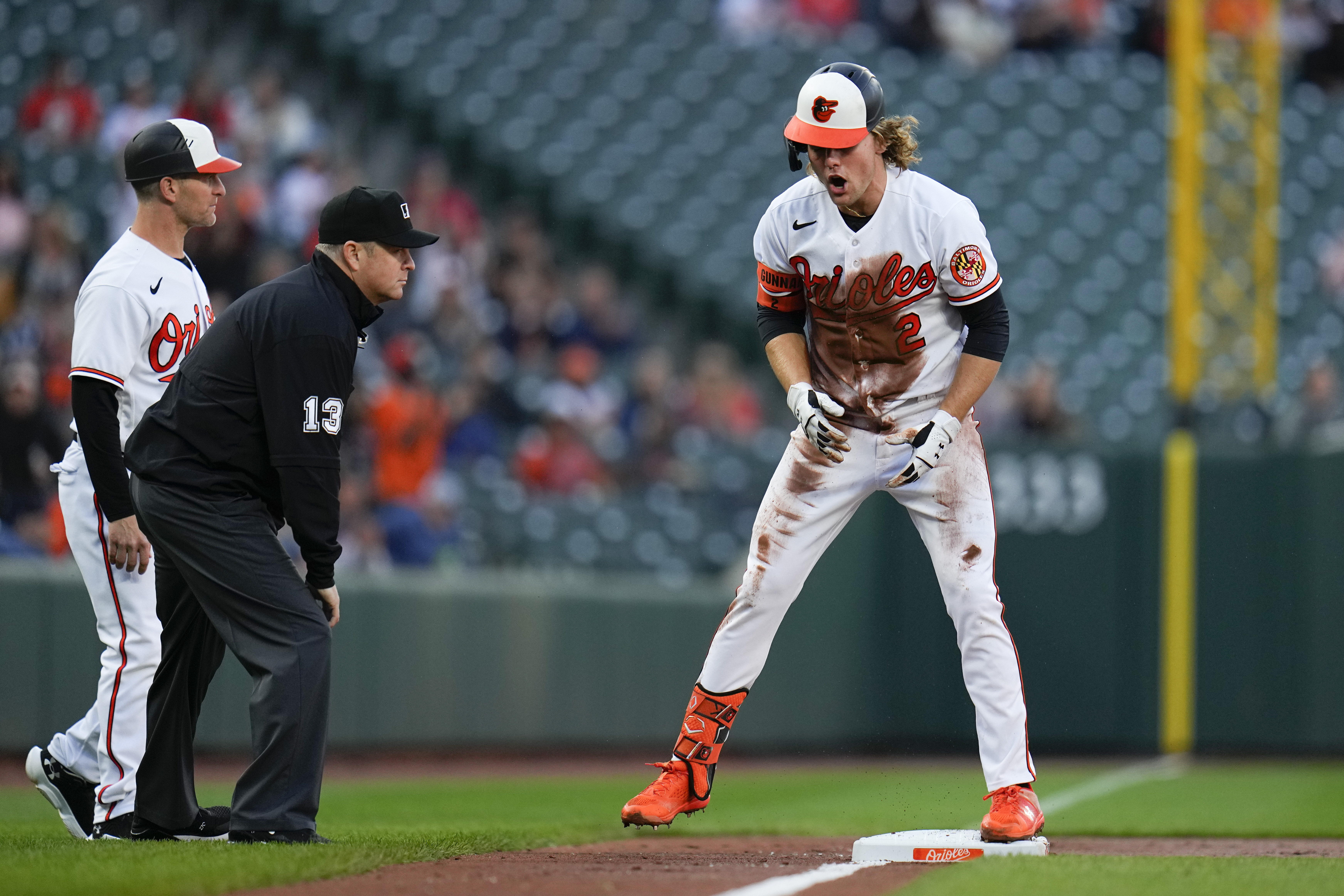 Santander shines again as Orioles edge Mariners 3-2 - The Columbian