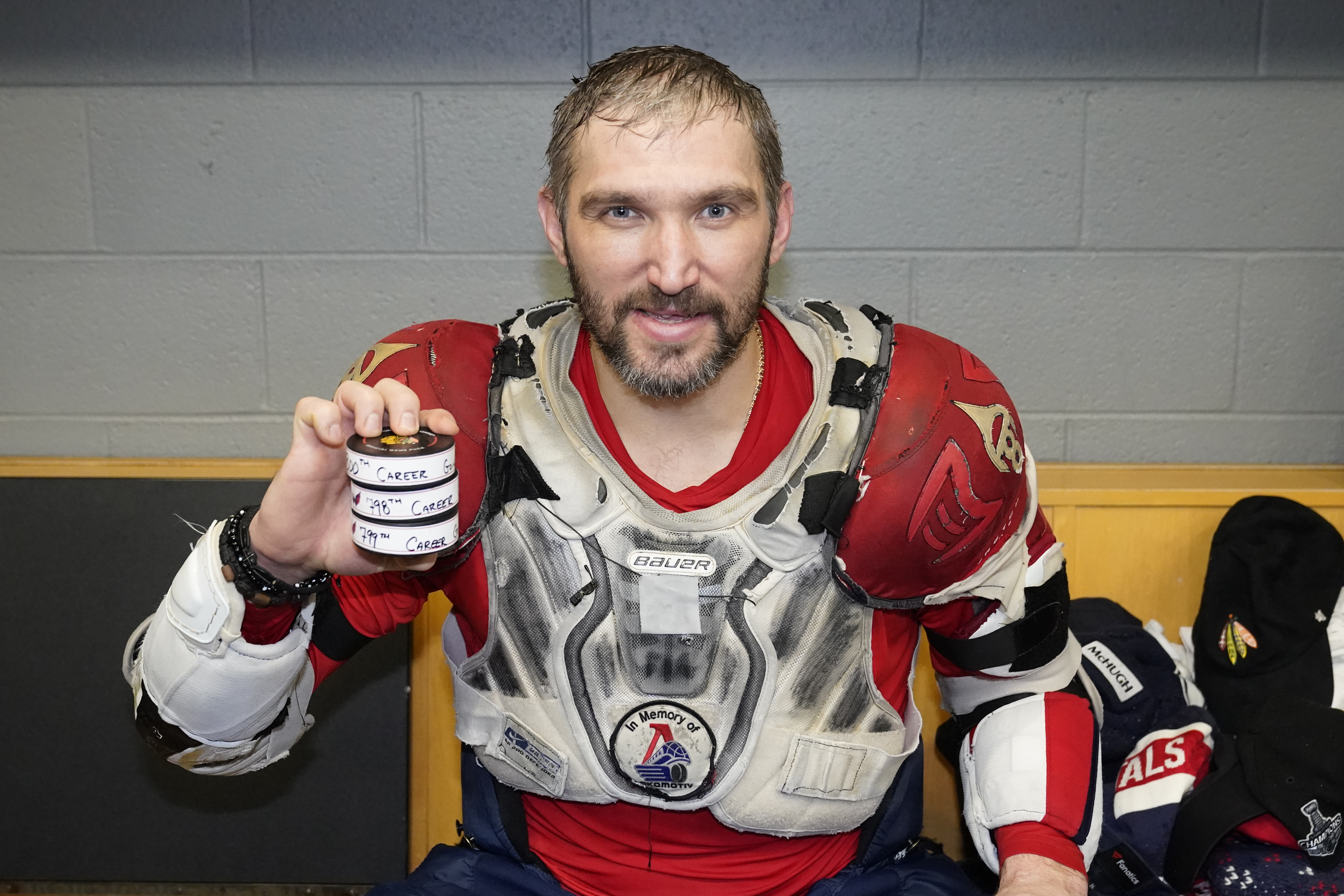 Alex Ovechkin reaches 800 career goals with hat trick - WTOP News