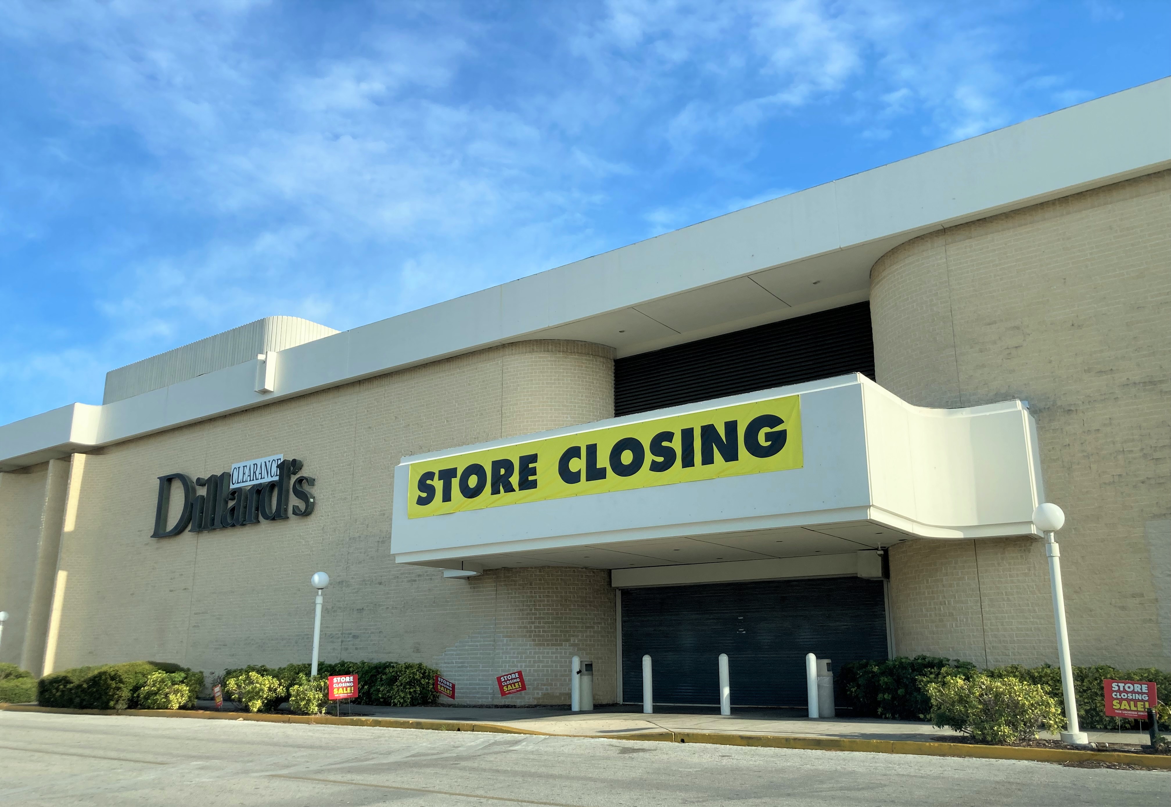 Bloomingdale's Closing Santa Monica Store In Final Clearance Sale