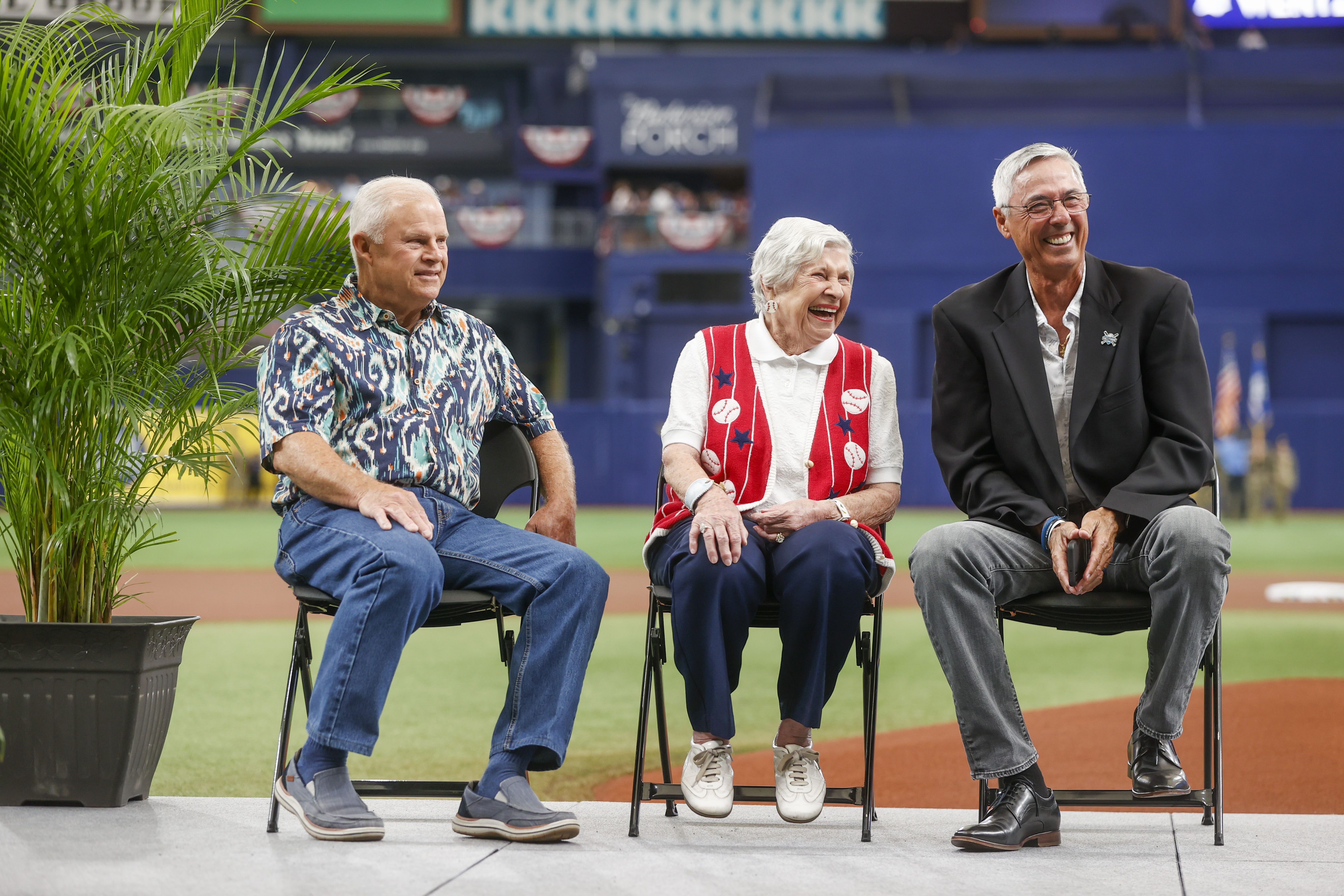 Don Zimmer honoured in pre-game ceremony by Rays
