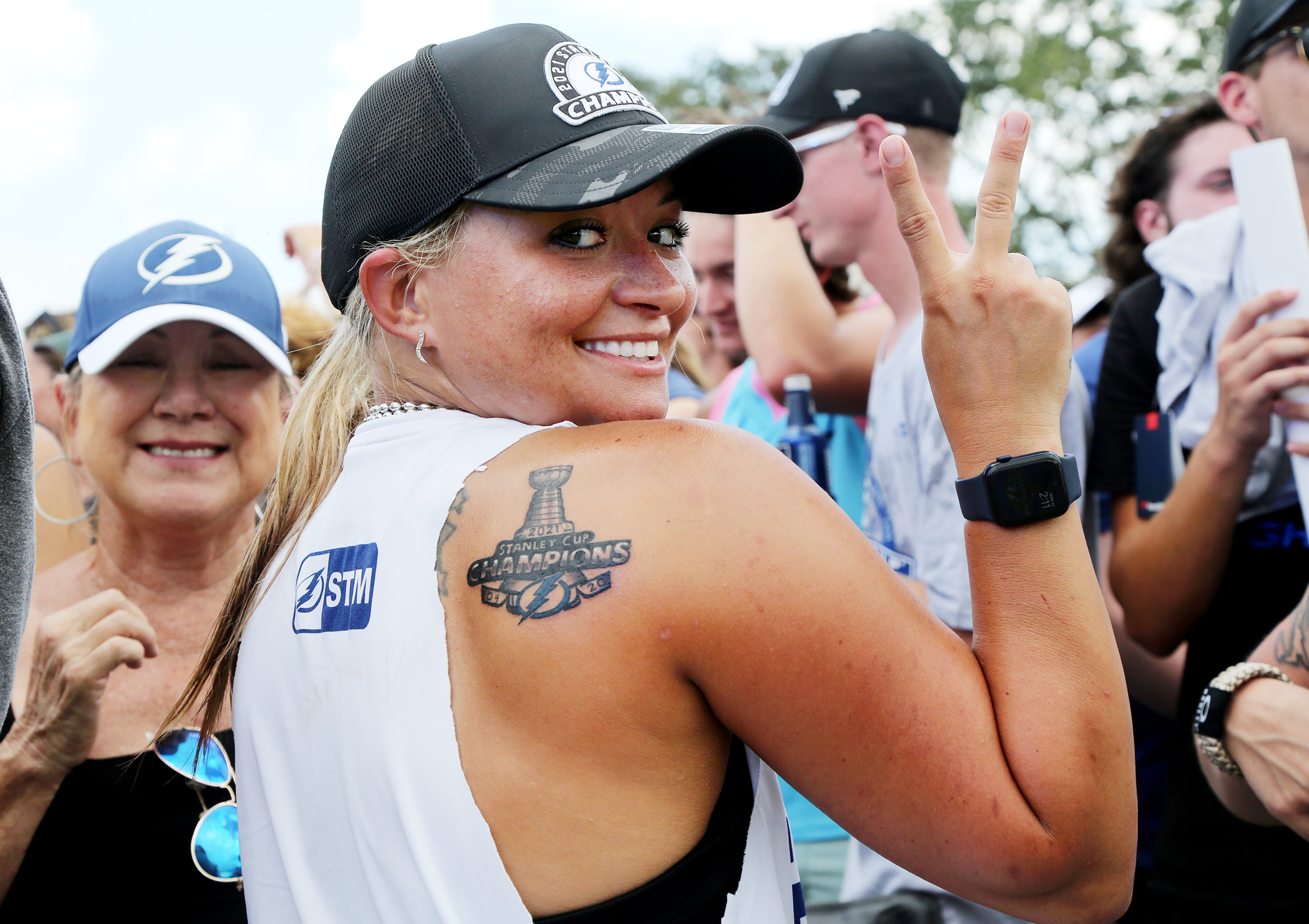 Lightning fans commemorate Stanley Cup title with tattoos