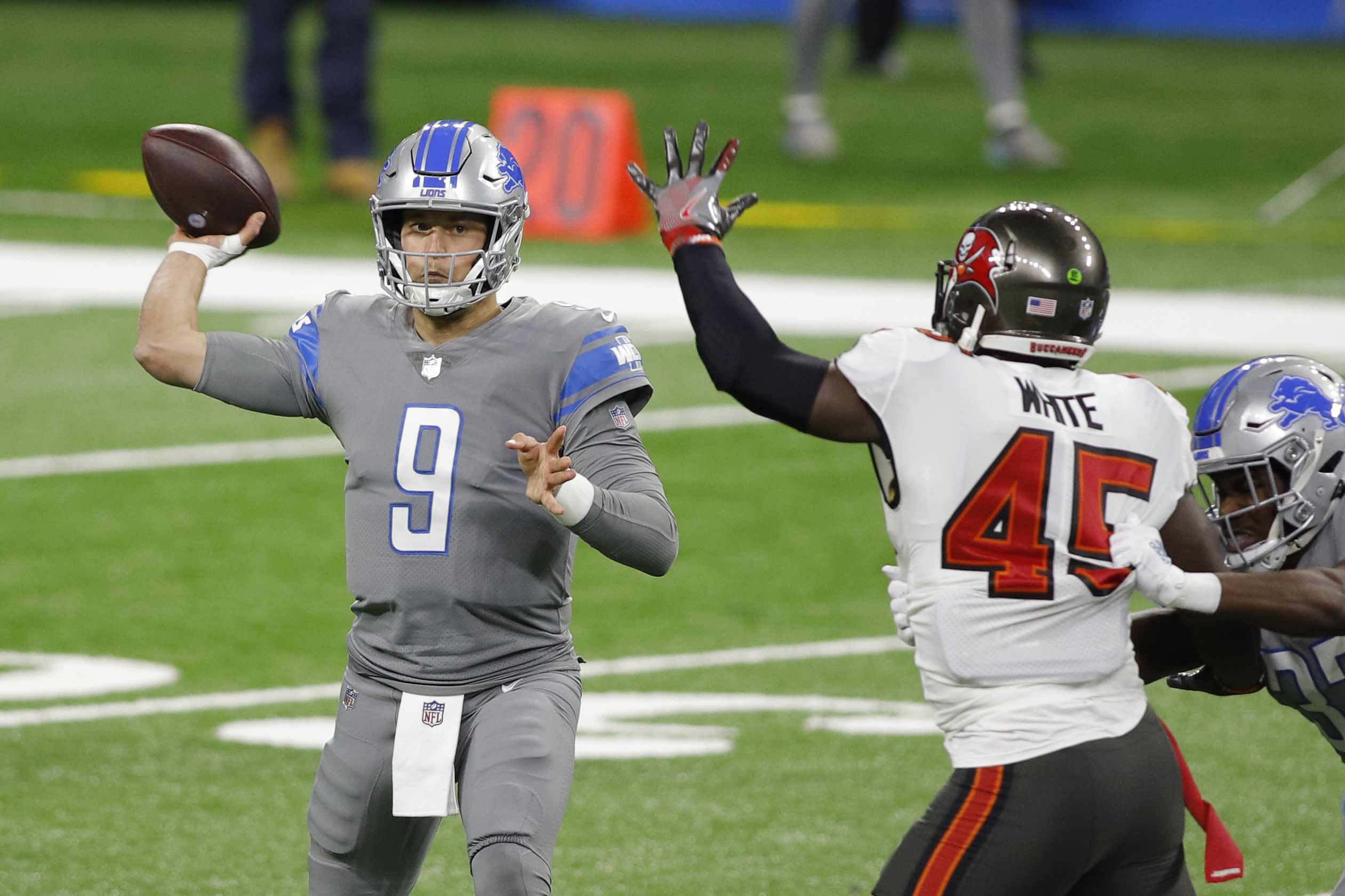 Bucs-Lions live updates: Tampa Bay clinches playoff spot