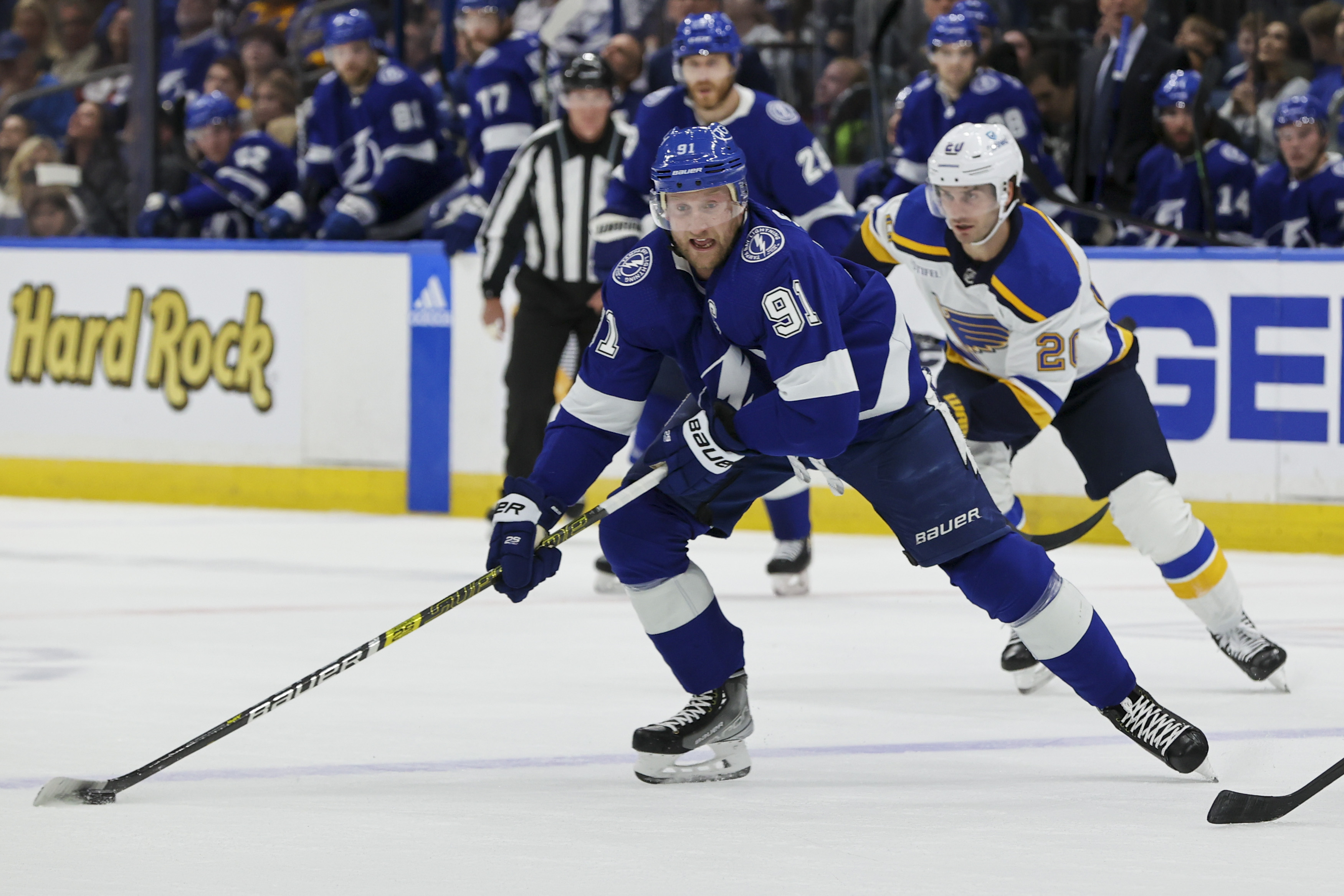 Lightning's Steven Stamkos honored for 1,000-game milestone