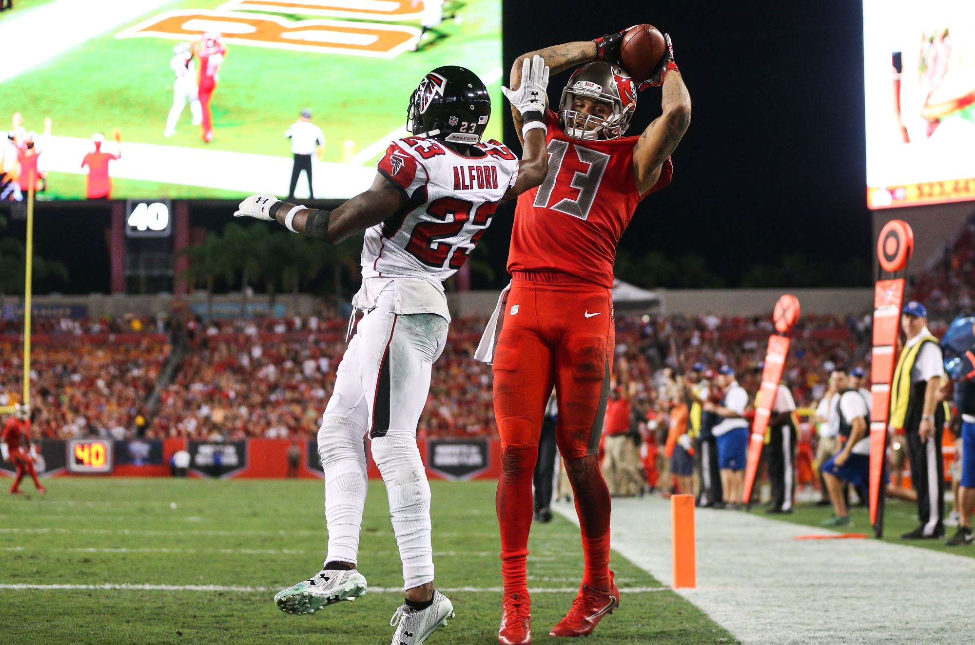 Mike Evans ties Mike Alstott for most total TDs in Bucs history