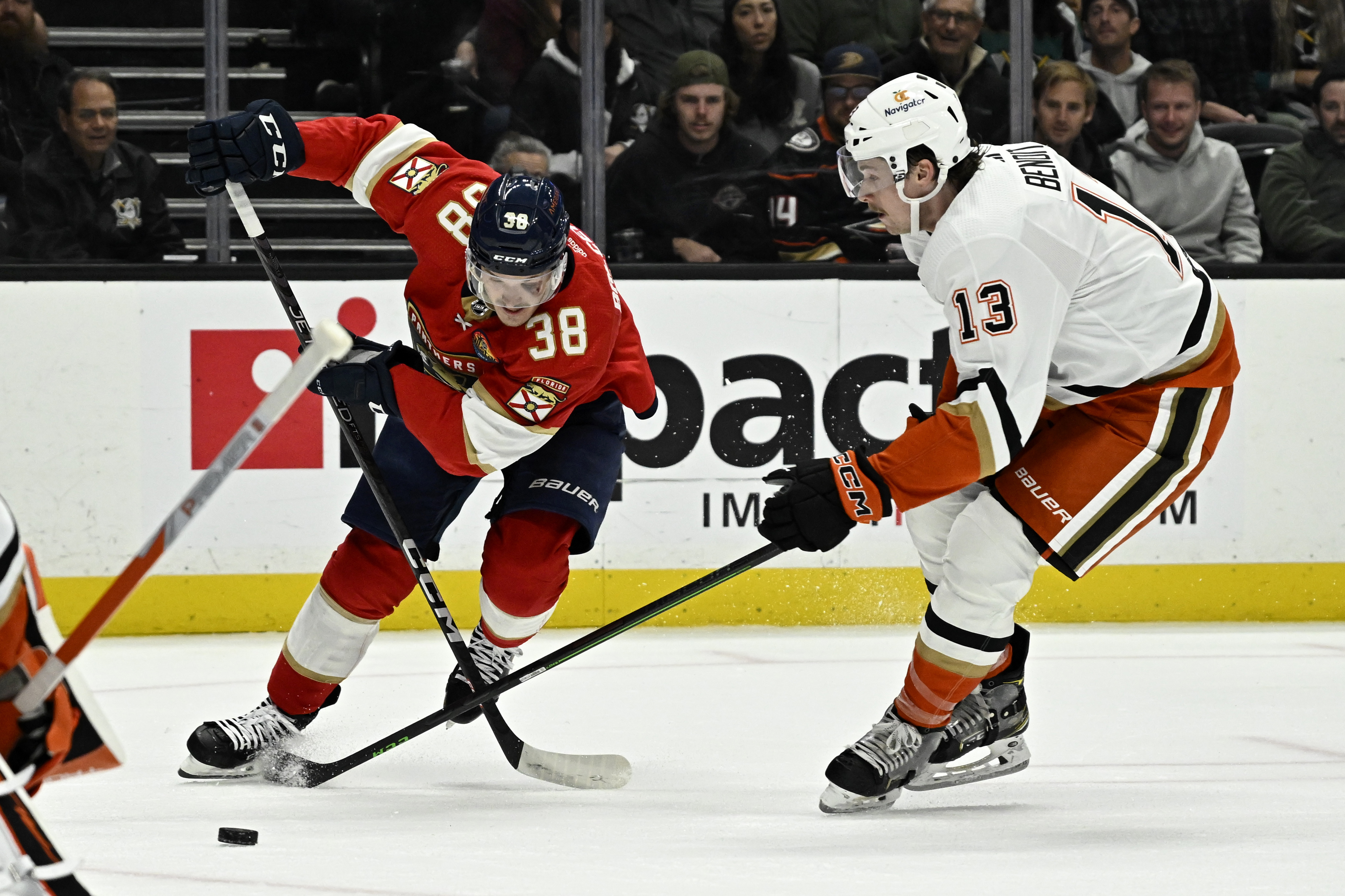 Capitals' Nicolas Aube-Kubel suspended after hit on Lightning's