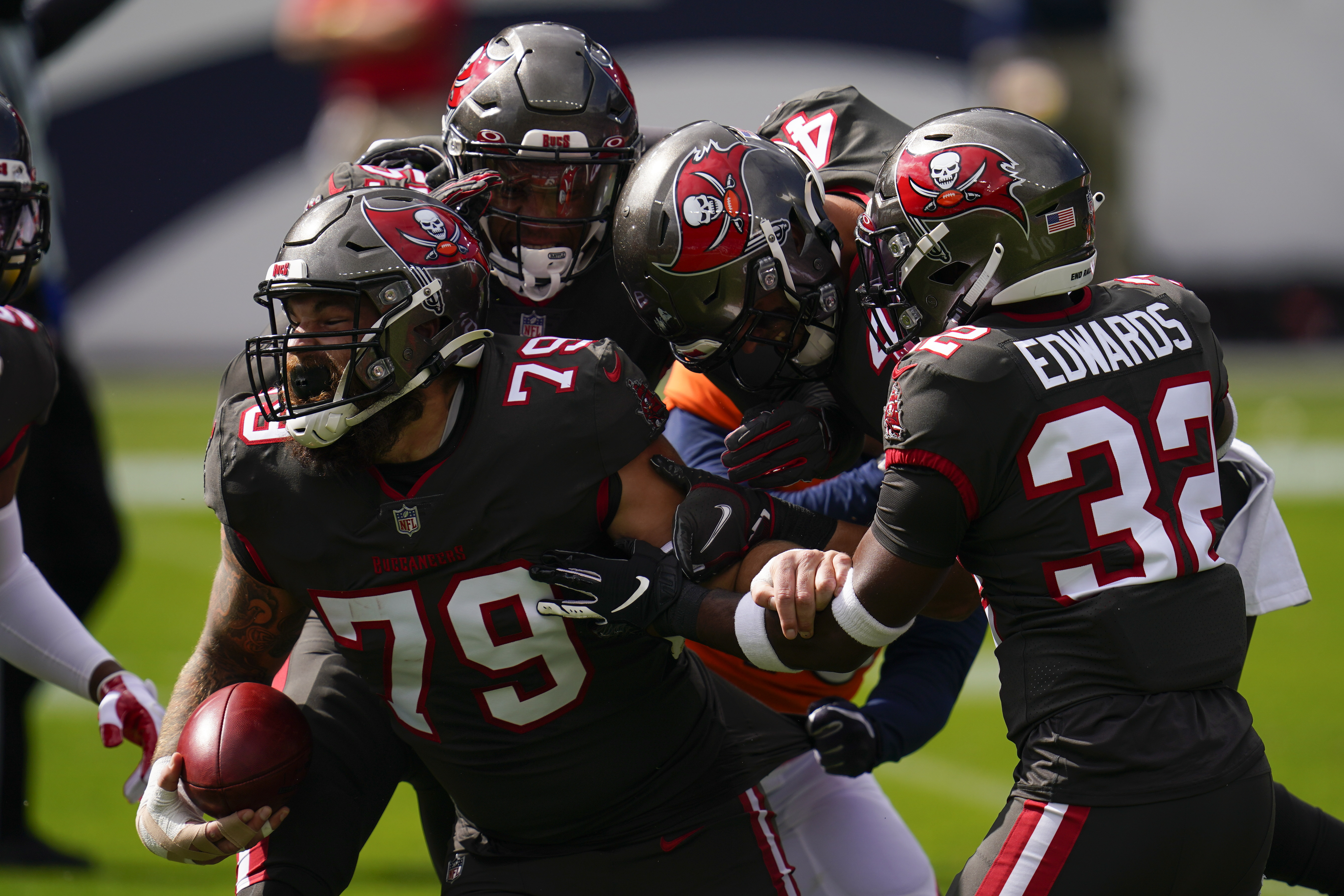 Tampa Bay Buccaneers tight end Rob Gronkowski (87) runs against the Denver  Broncos during an NFL football game, Sunday, Sept. 27, 2020, in Denver. (AP  Photo/Jack Dempsey Stock Photo - Alamy