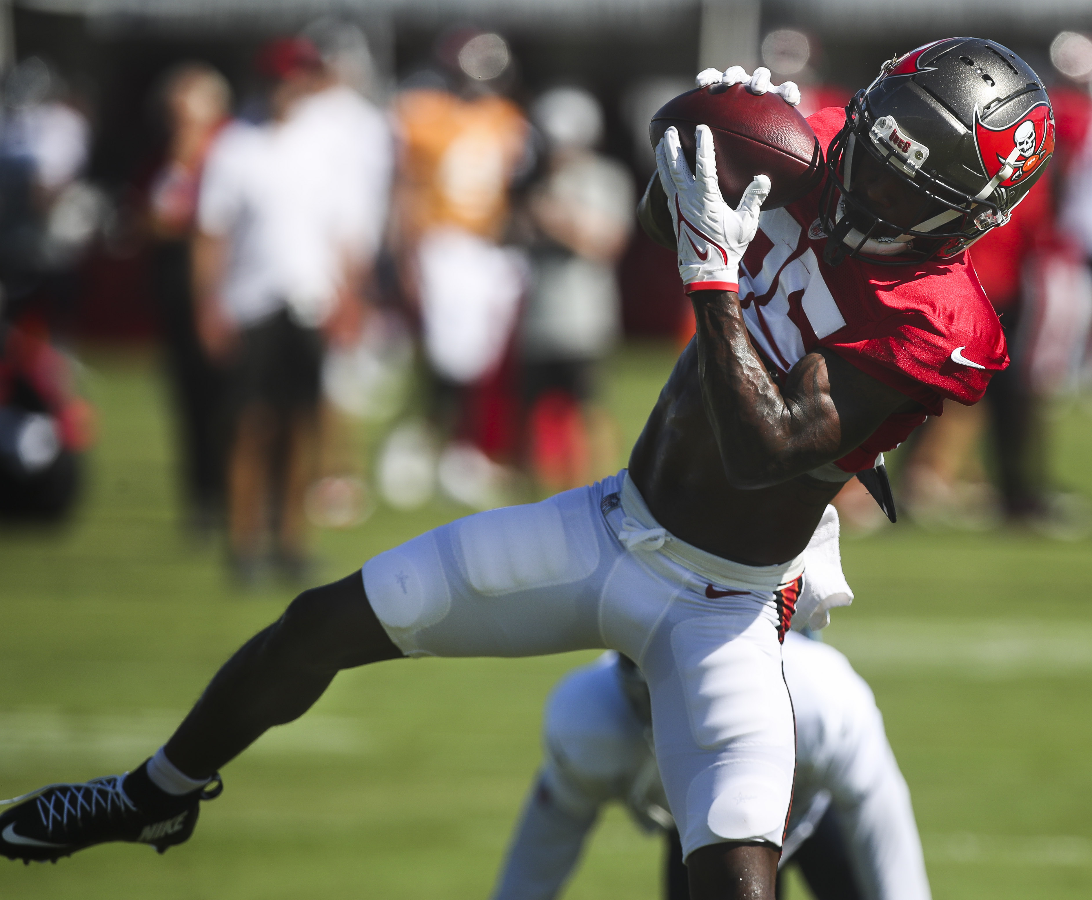 Bucs place WR Jaelon Darden, DL Rakeem Nunez-Roches on COVID-19 list