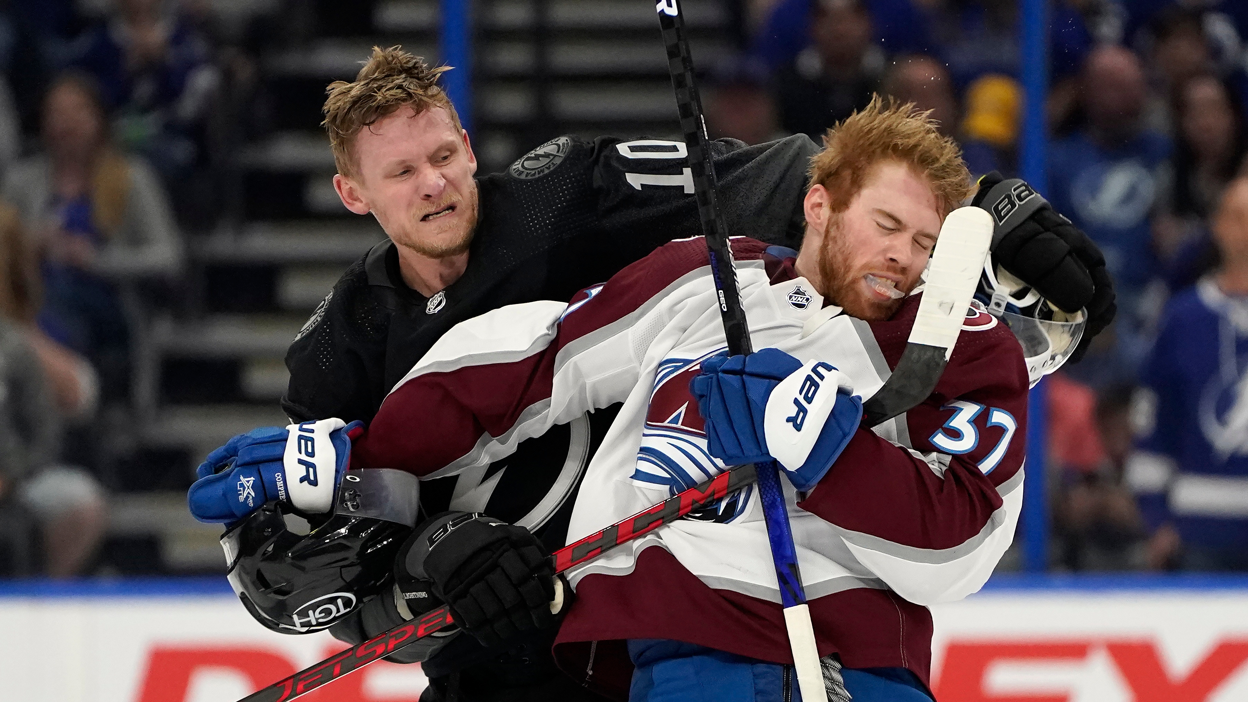 Avalanche 3 stars: Welp, Darcy Kuemper chased from goal by Steven