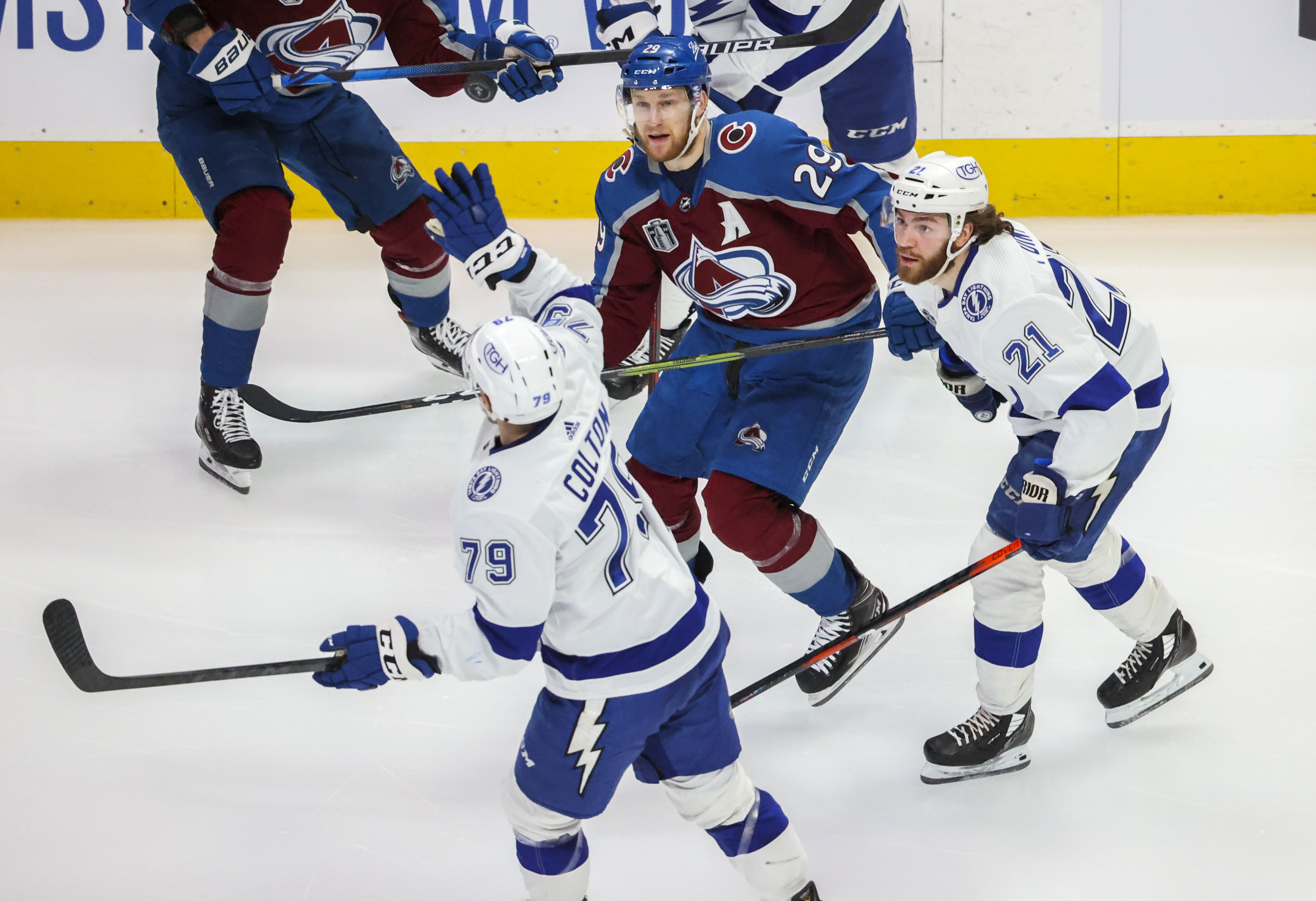 Lightning's Brayden Point throws punches, delivers overtime knockout punch