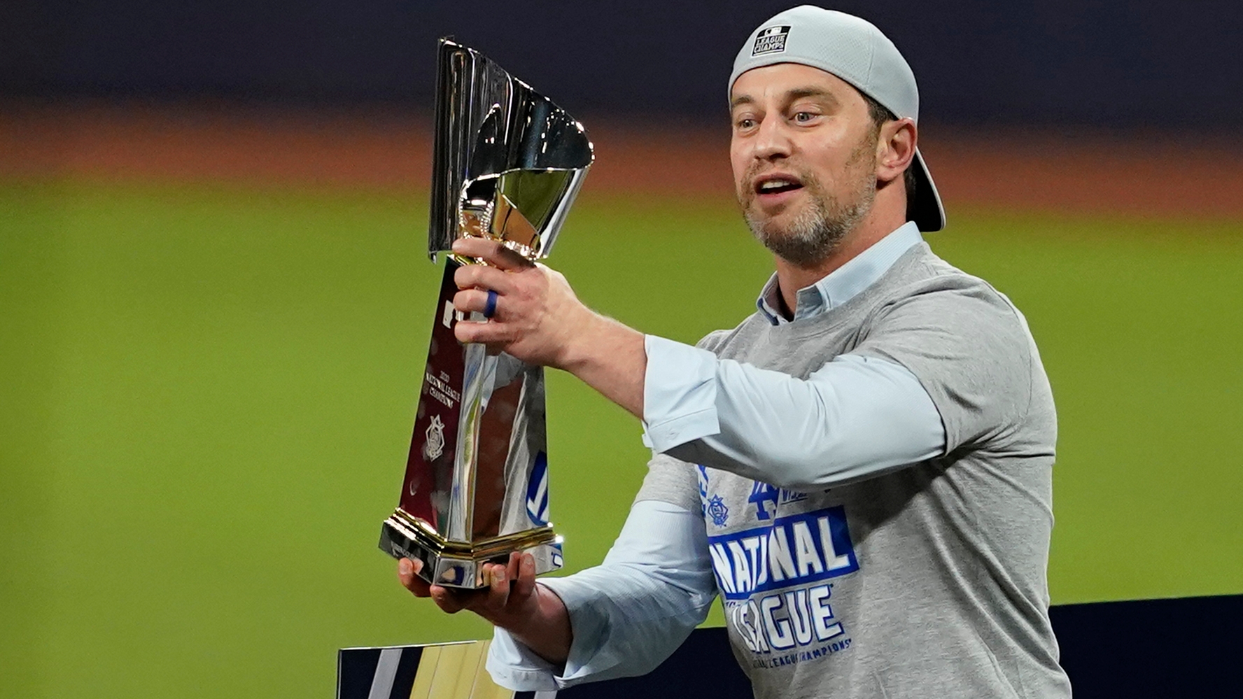 Braves fans pack SRP Park for World Series trophy