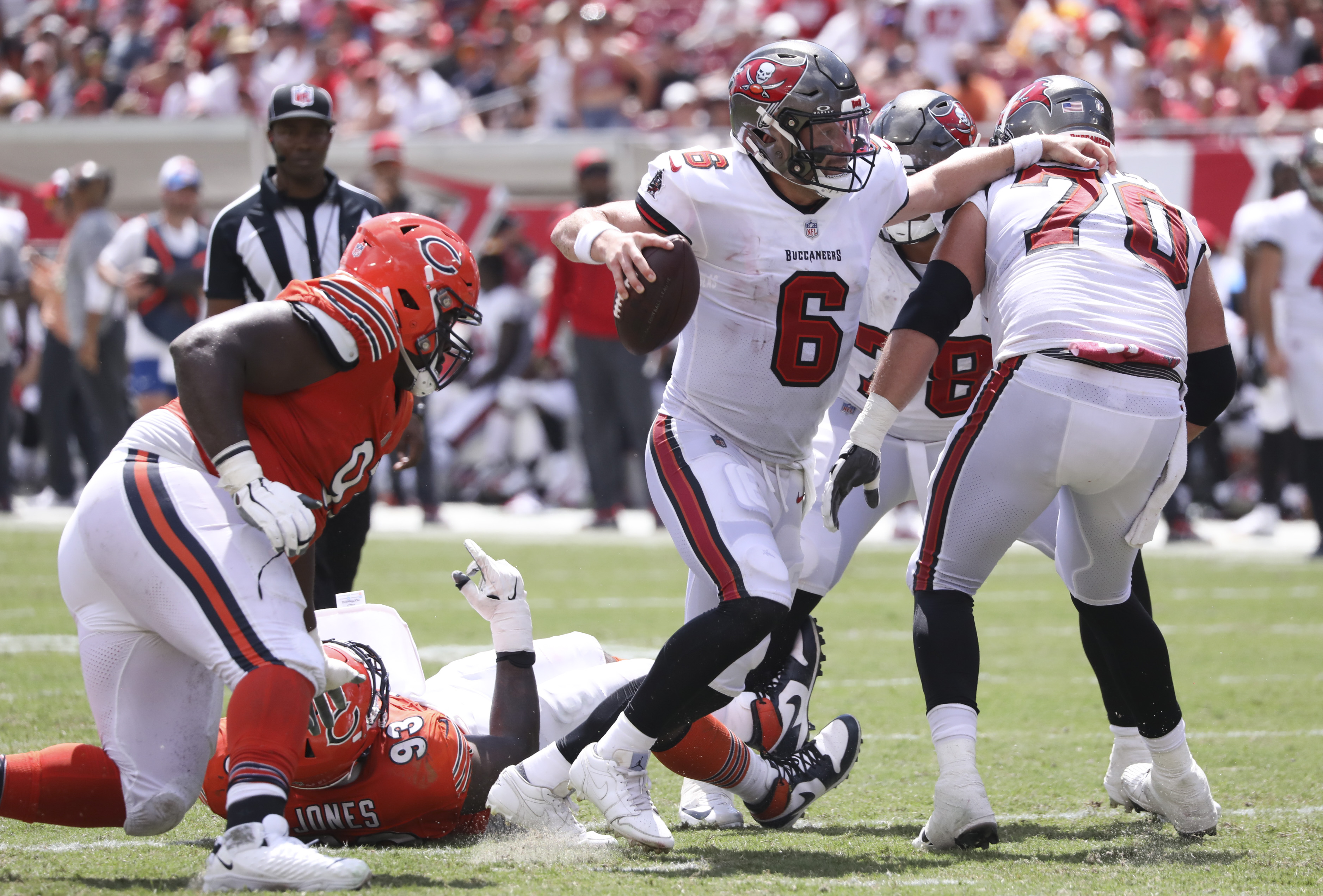 Rachaad White, Bucs' run game awaken in Sunday's triumph against Bears