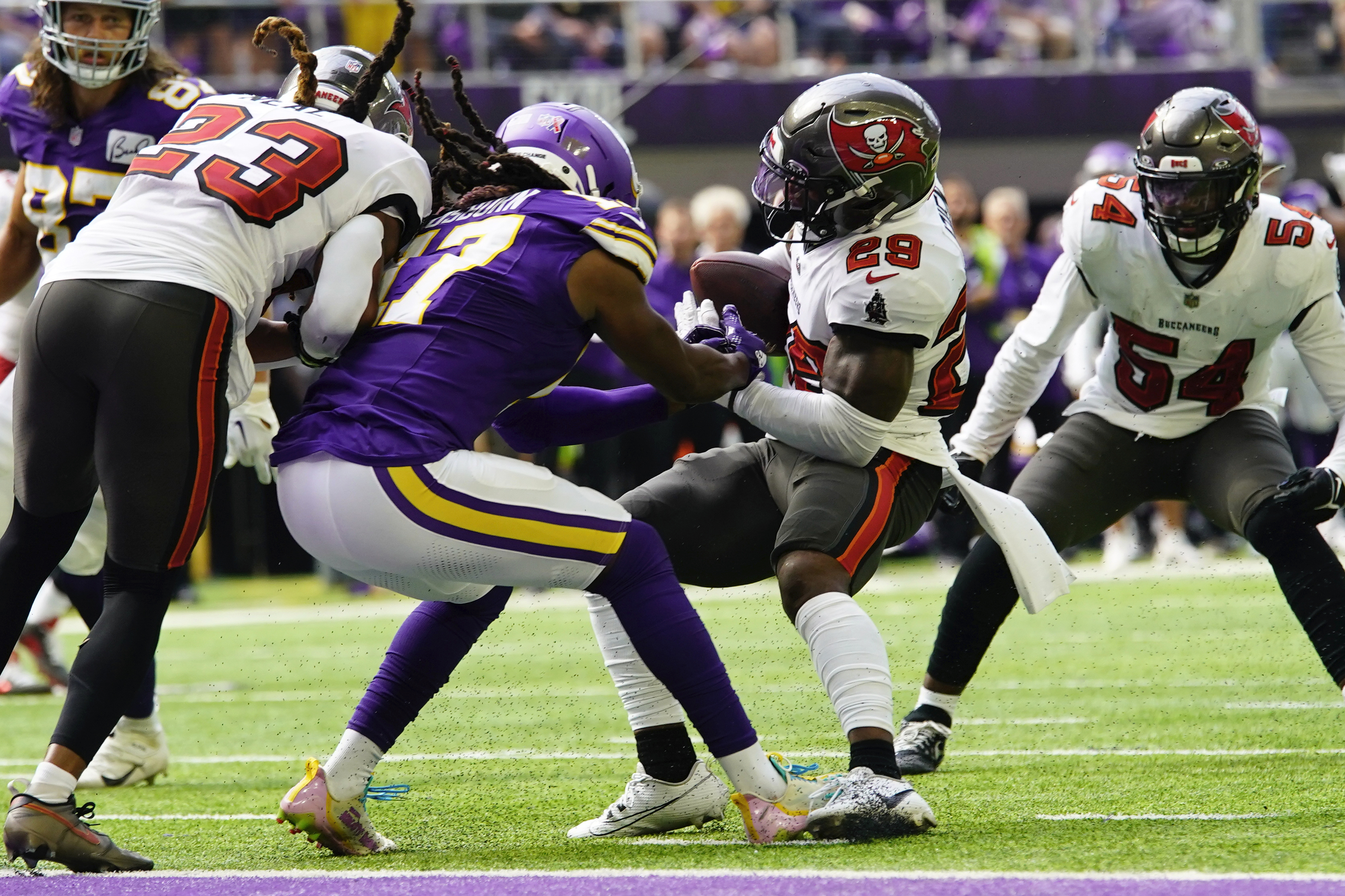 Bucs News: Buccaneers squeak by Minnesota Vikings 20-17