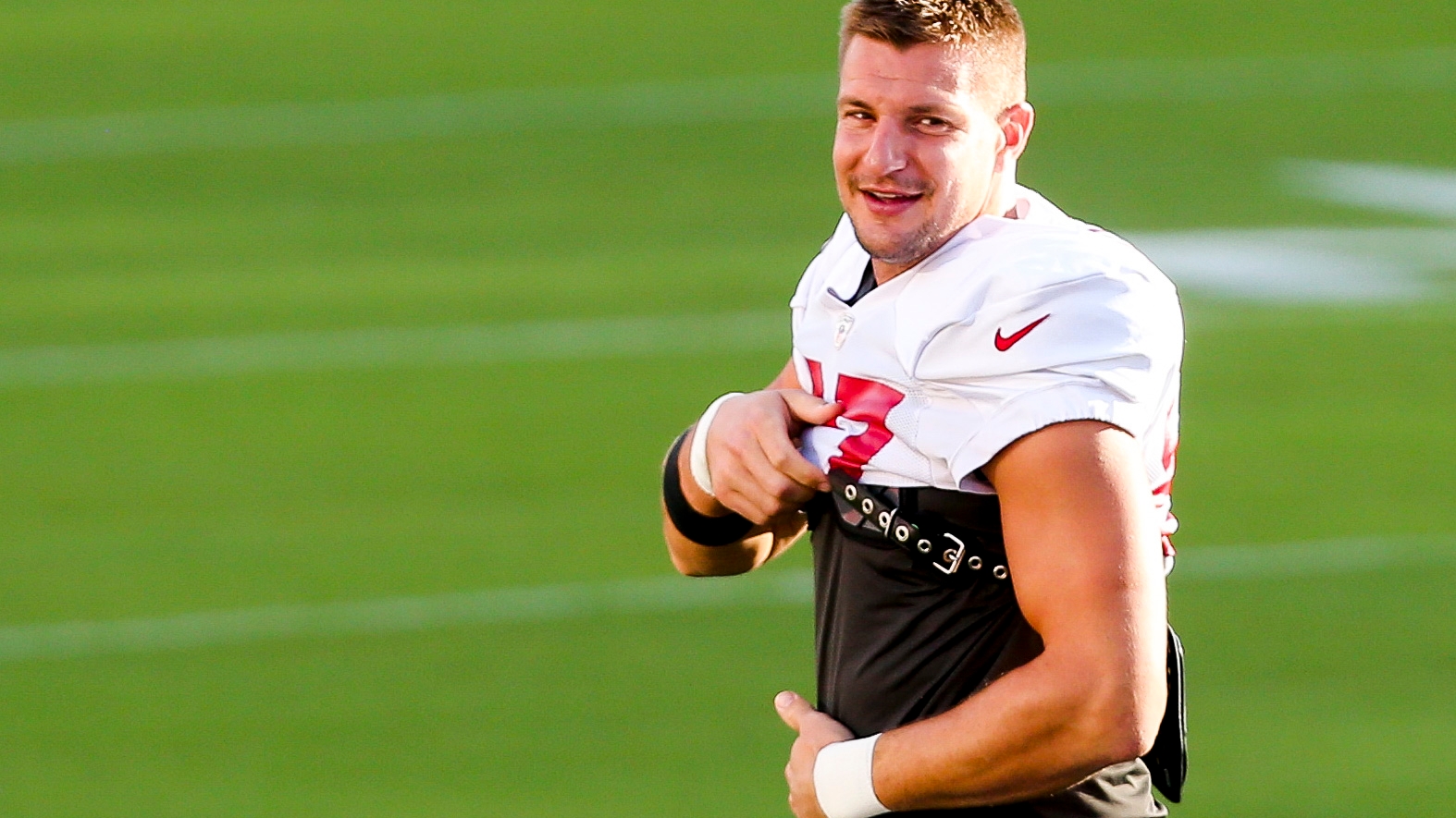 Rob Gronkowski scores Tampa Bay TD and revives Gronk spike mania