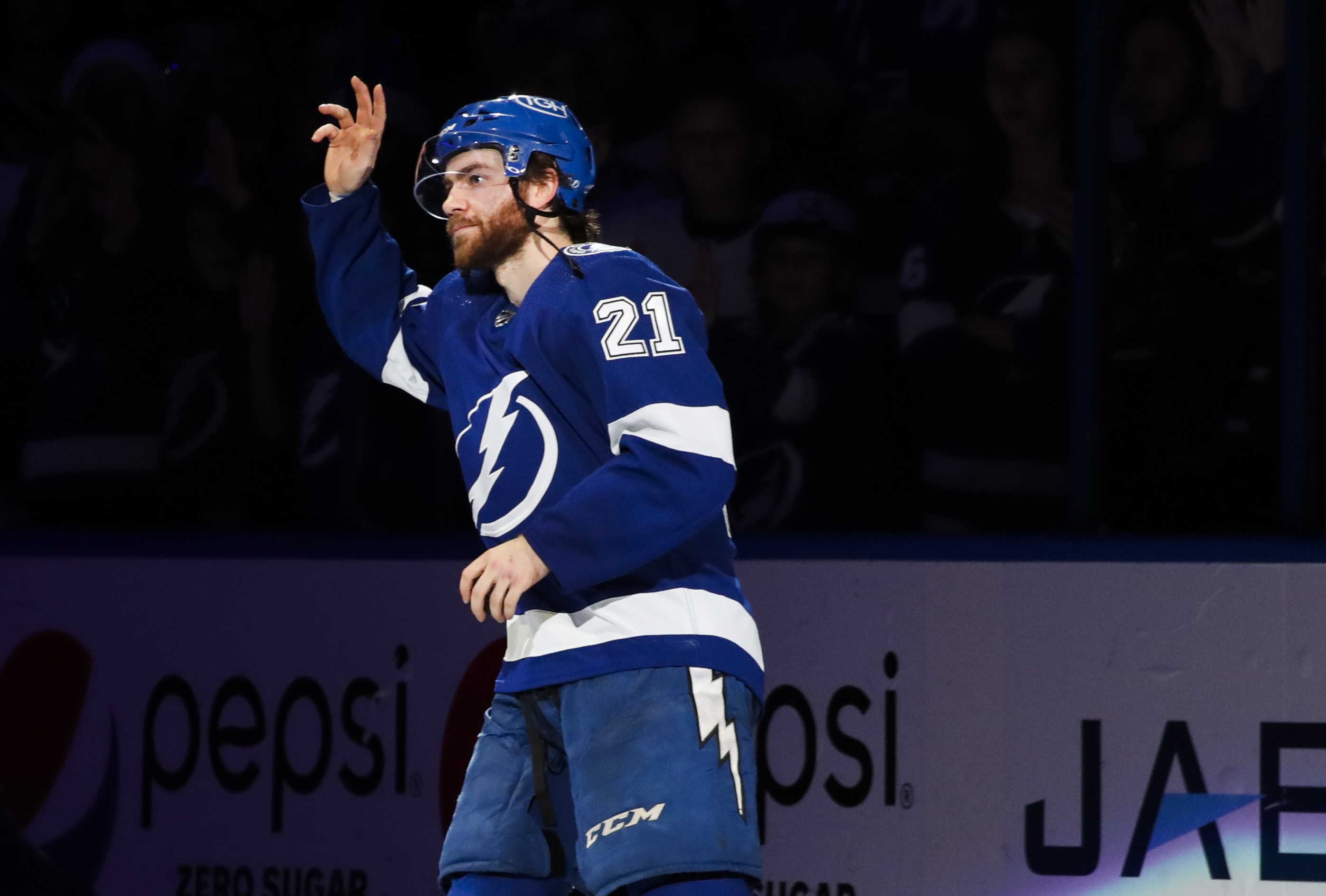 Lightning's Brayden Point throws punches, delivers overtime knockout punch