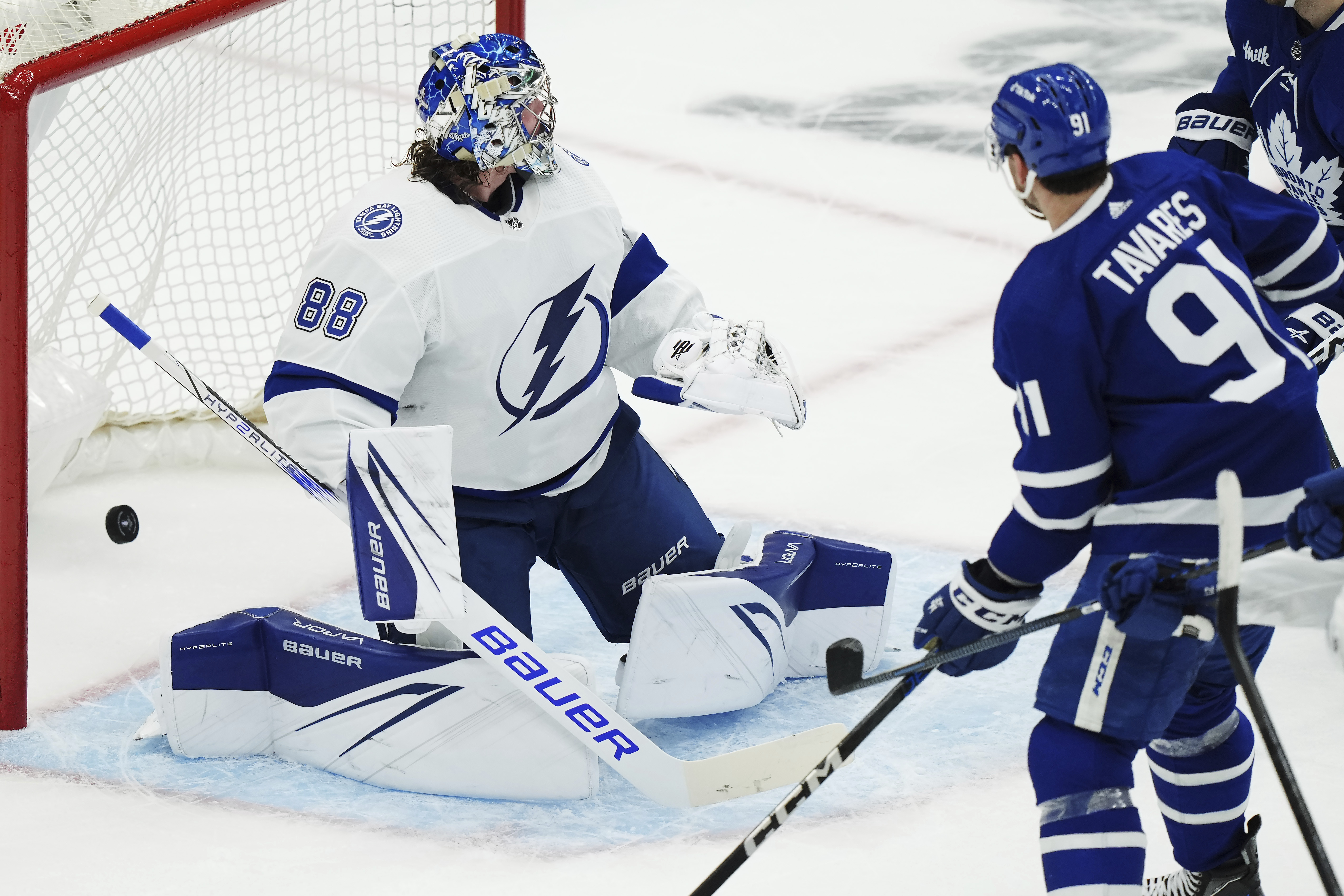 NHL playoffs Lightning-Maple Leafs Game 2 live updates