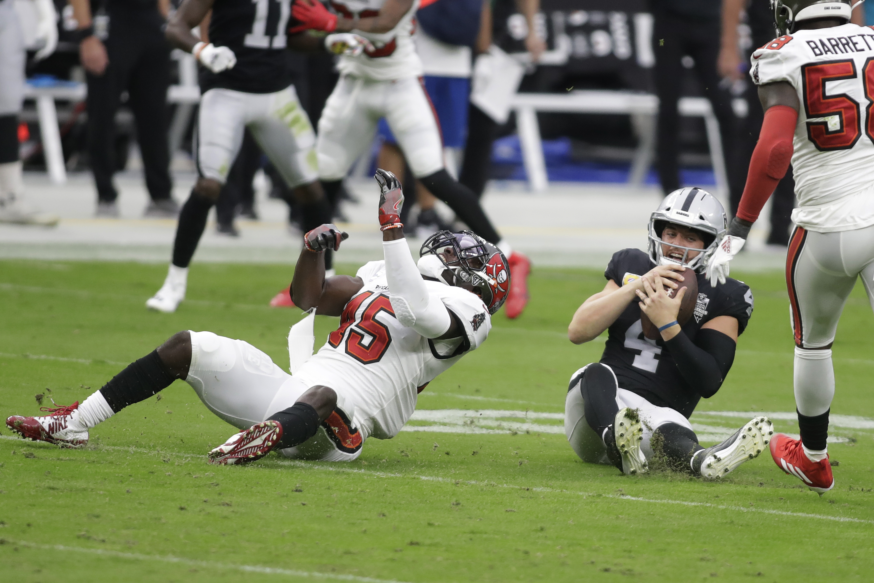 Ailing Derek Carr ineffective as Buccaneers top Saints 26-9