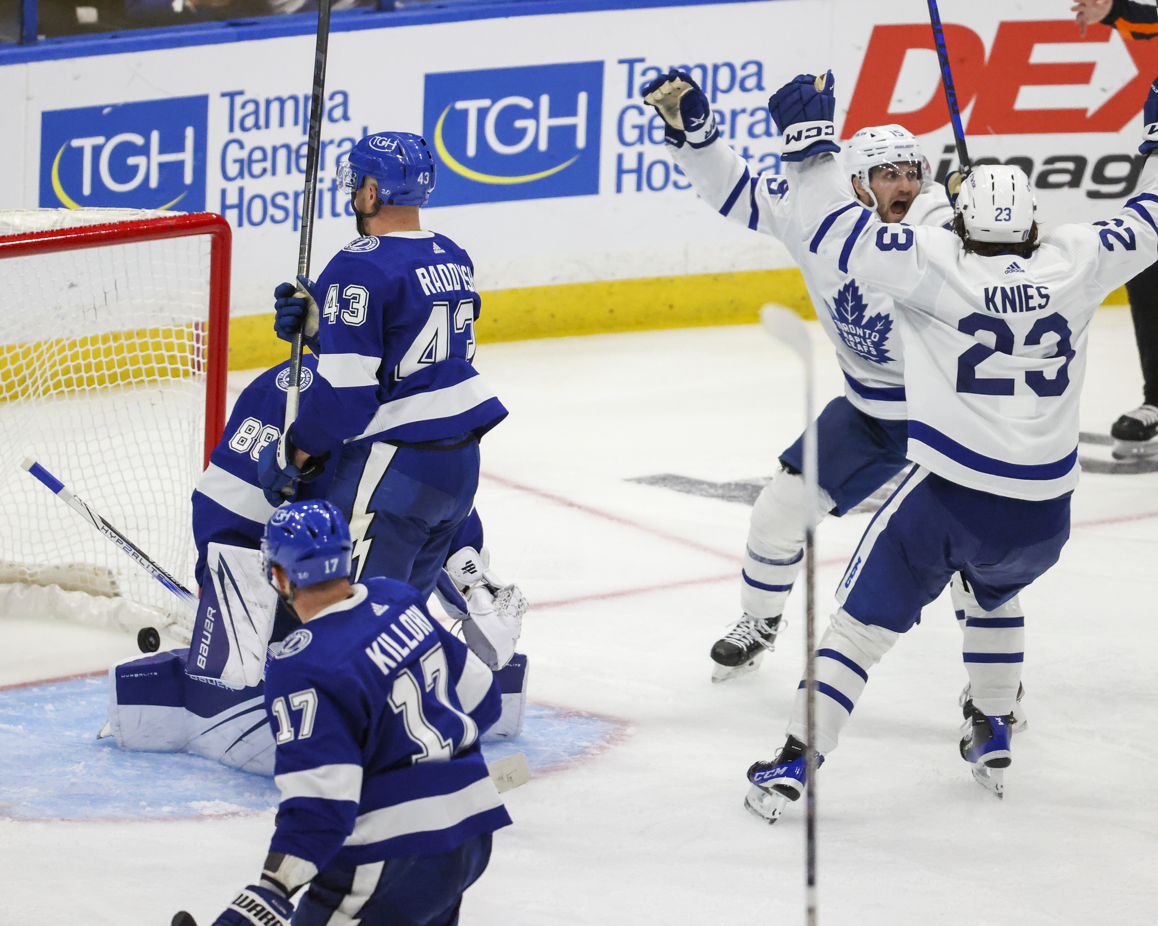 Maple Leafs erase 3-goal deficit in final frame to beat Lightning in  overtime