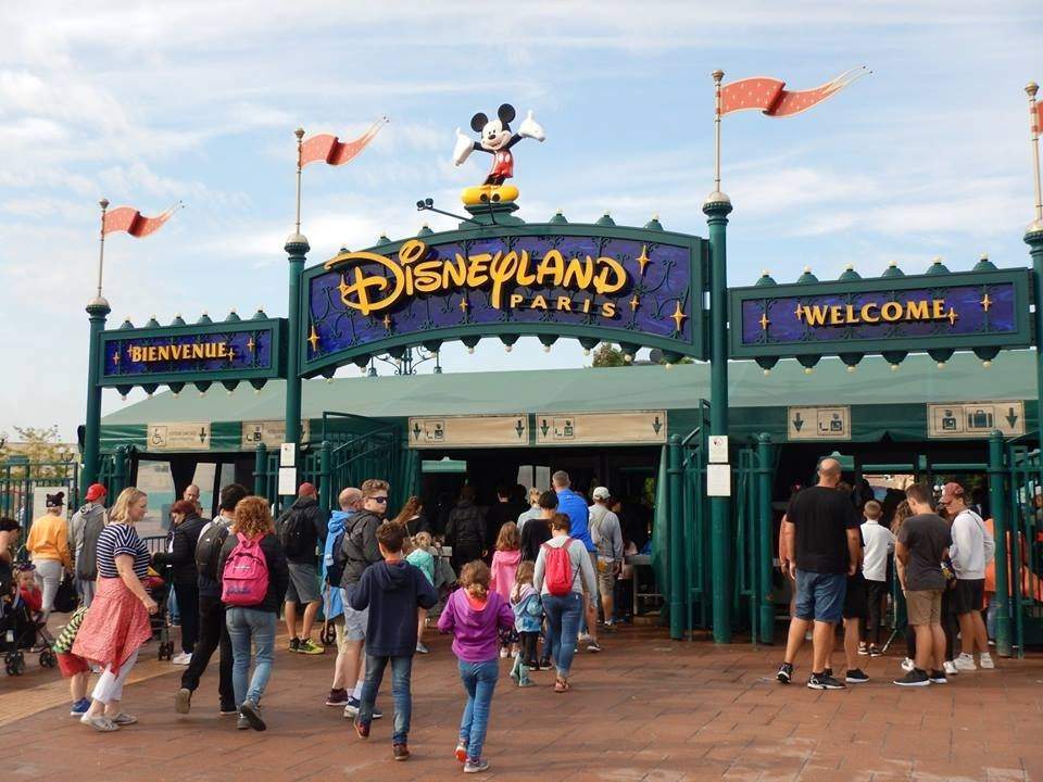 Here S How Disneyland Paris Compares To Walt Disney World In Orlando