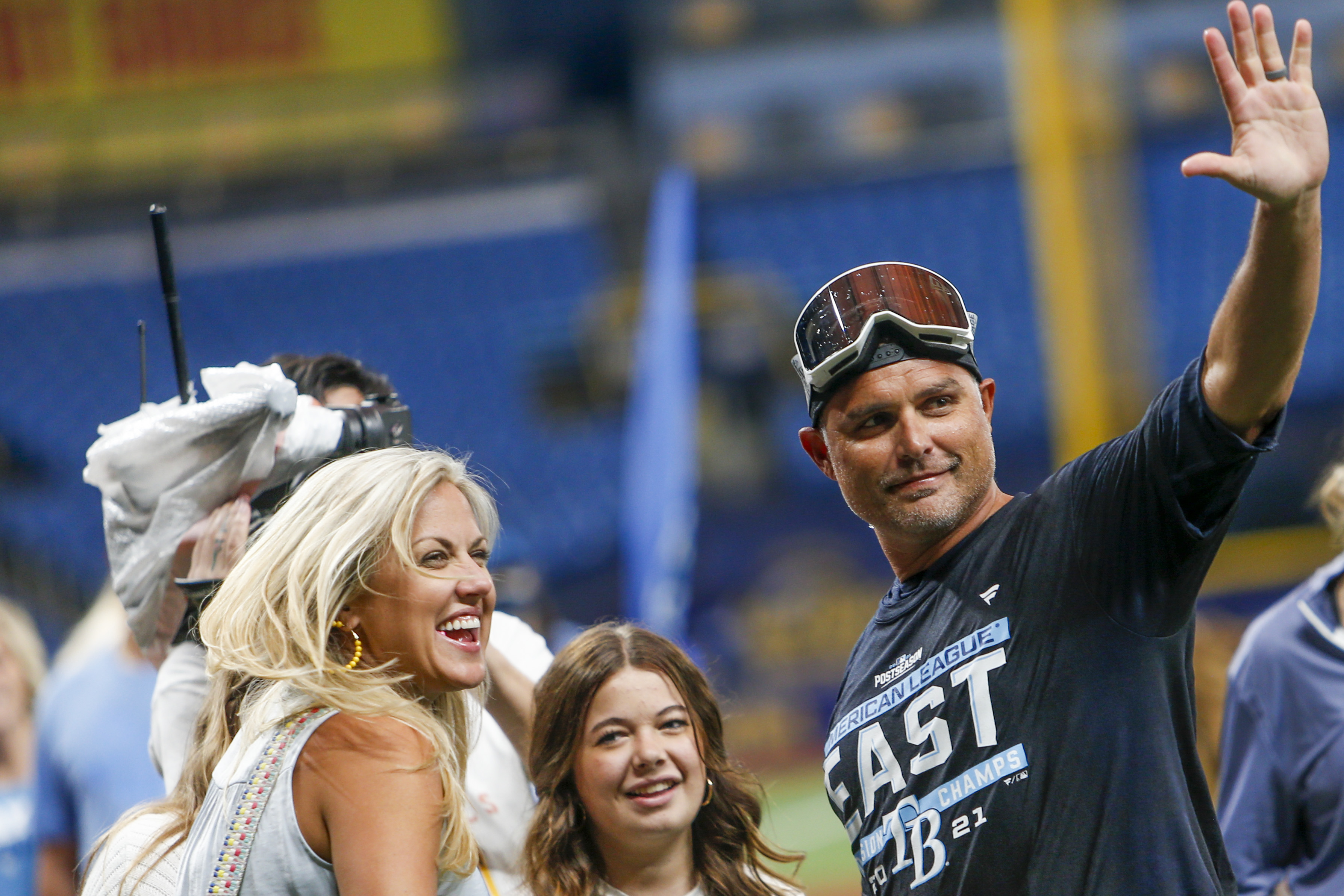 Tampa Bay Rays fans call out Kevin Cash's poor decisions against