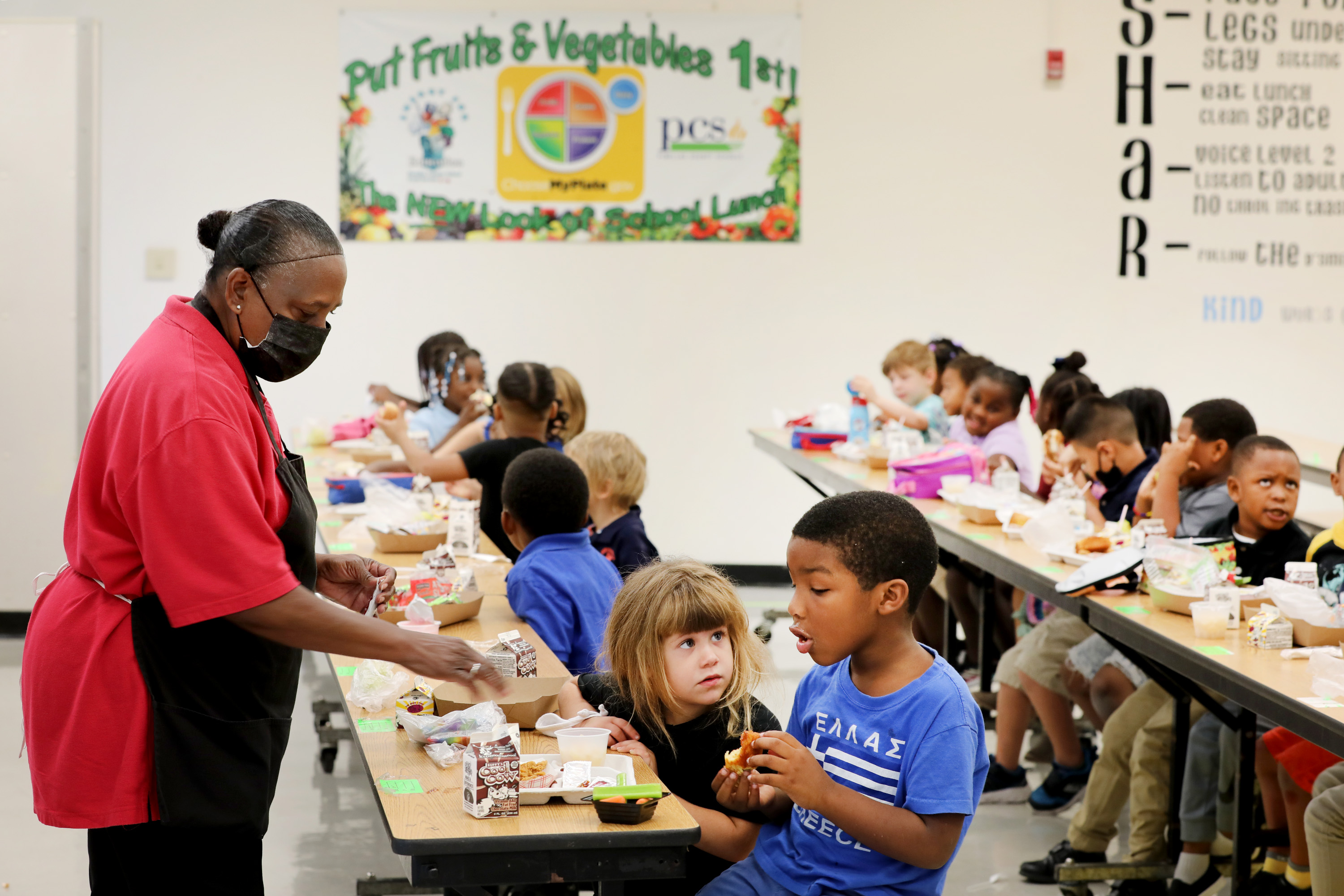 School lunch in elementary school in USA : r/pics