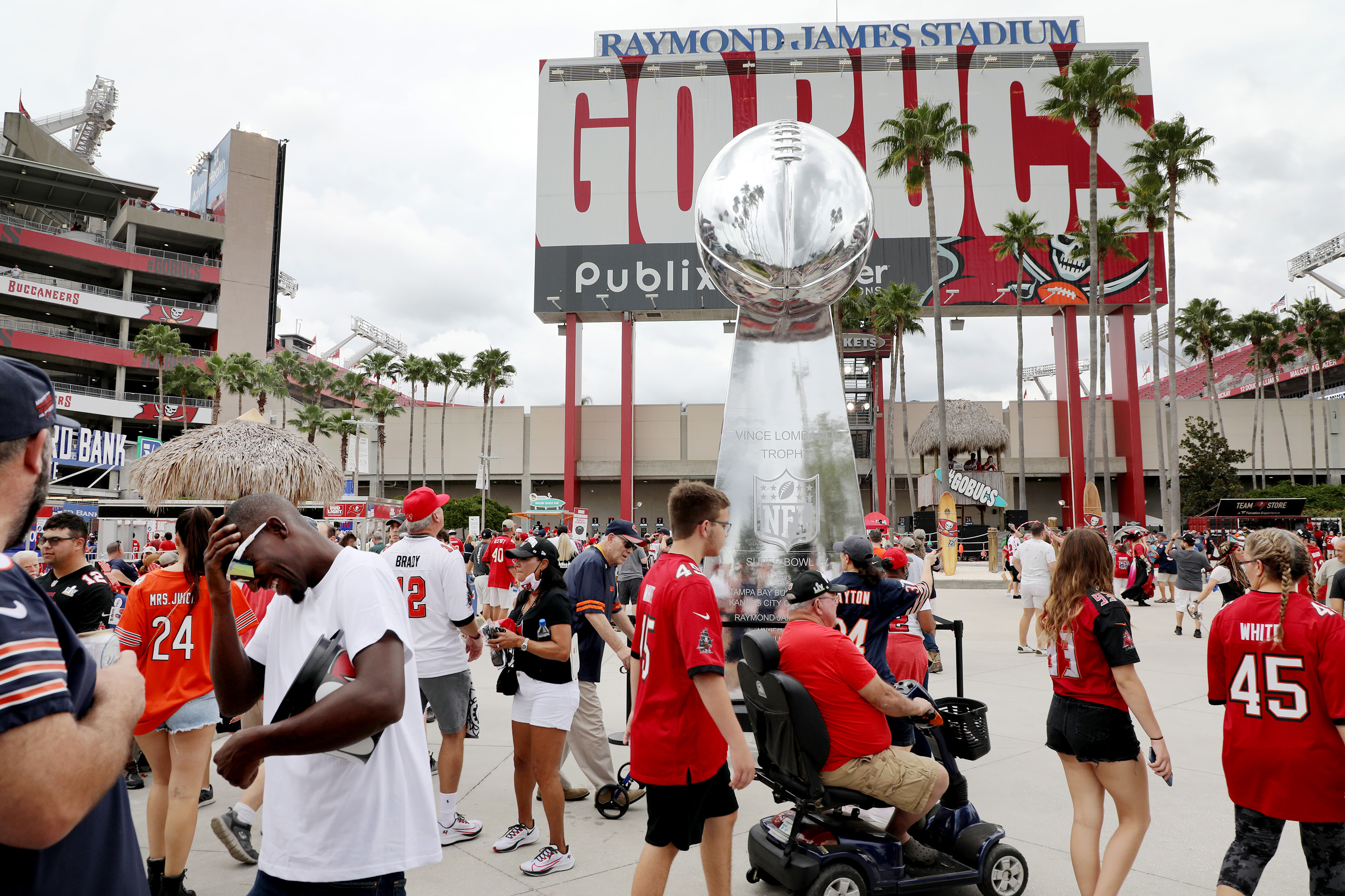 Bucs OT Wirfs On Bears' Mack: Hopefully The GIFs Can Stop Now