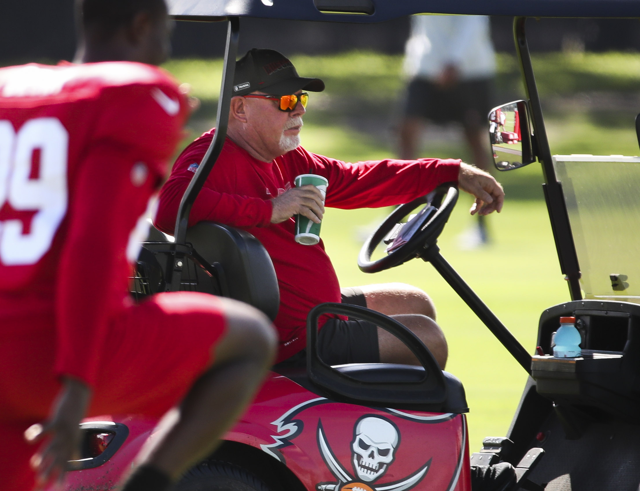 Bucs coach Bruce Arians took a spill on the sidelines