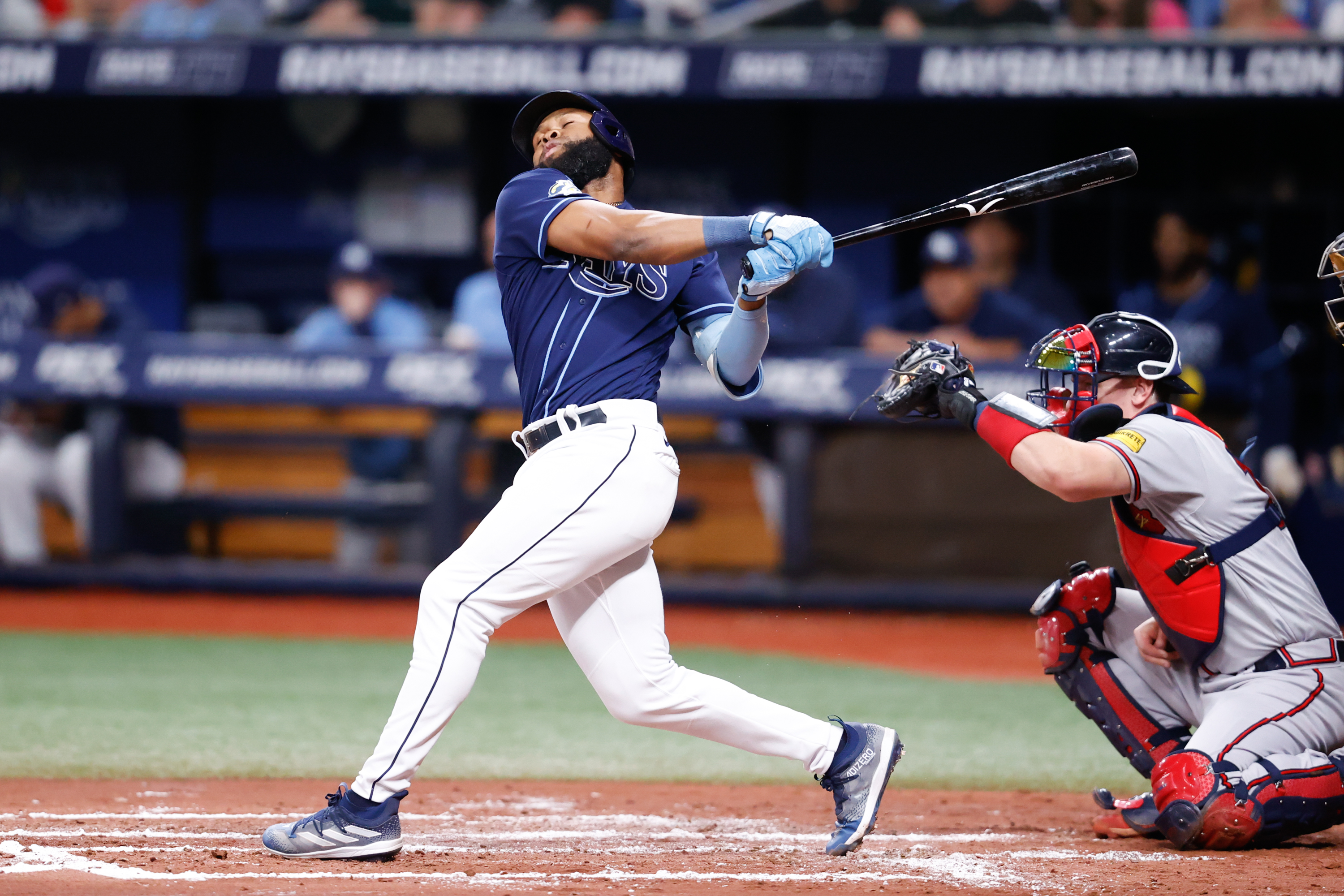 Visiting Braves feel right at home at Tropicana Field, dominate Rays